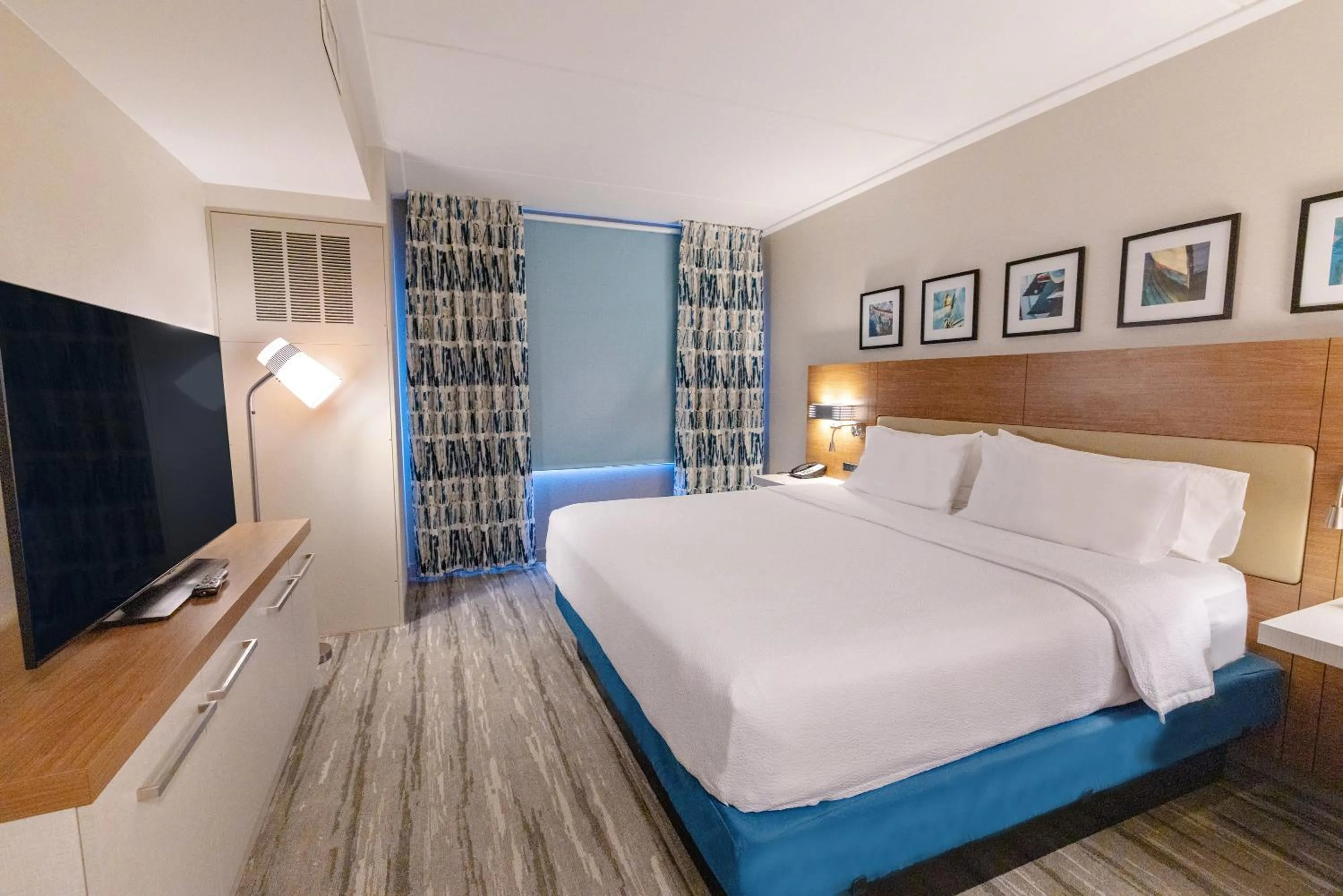 Bed in Hilton Garden Inn Lakewood