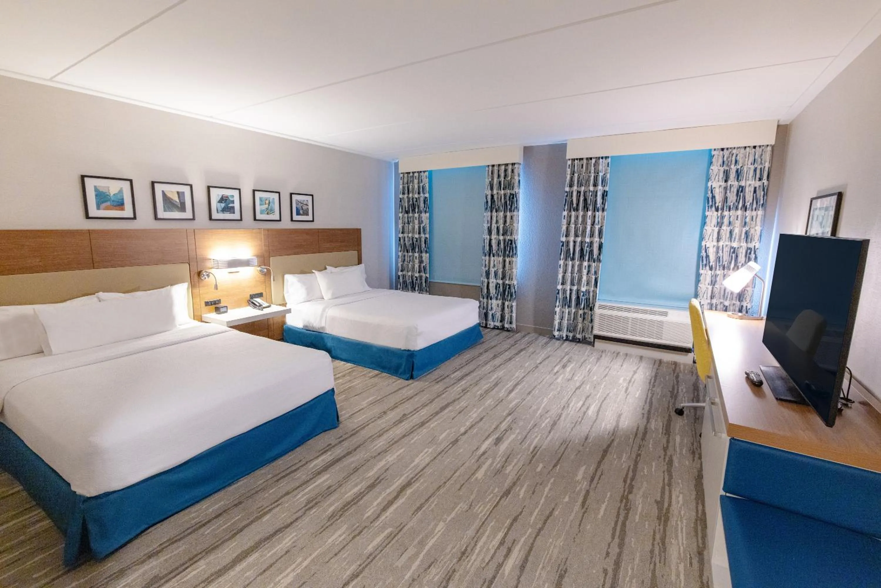 Bed in Hilton Garden Inn Lakewood