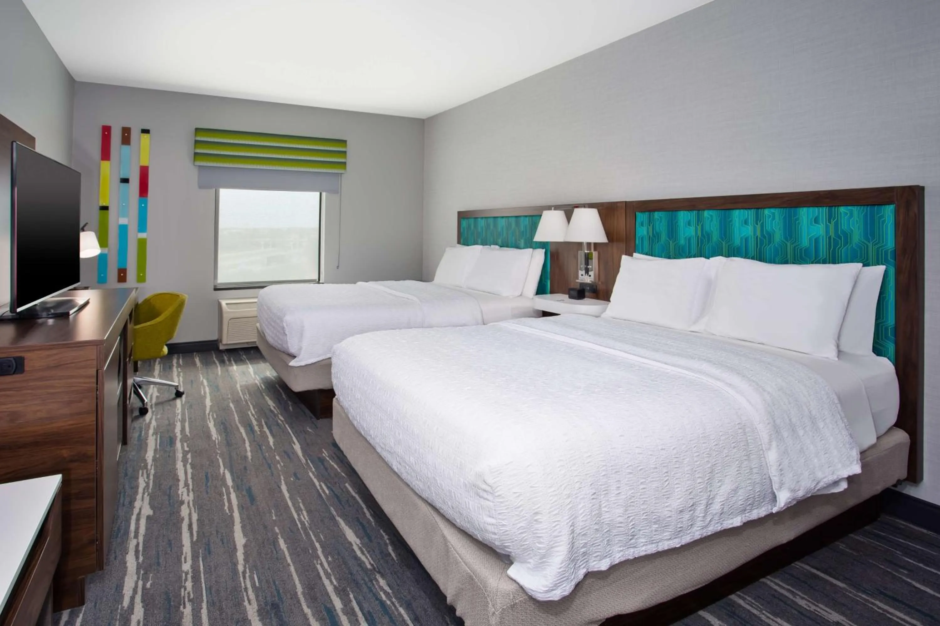 Bed in Hampton Inn & Suites Athens/Interstate 65