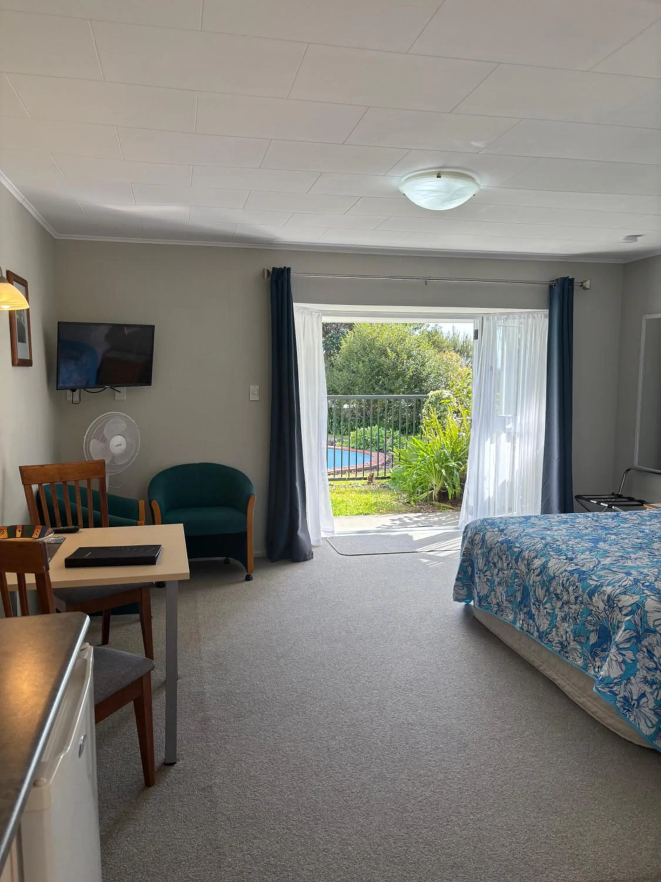 Bed in Ash Grove Boutique Motel