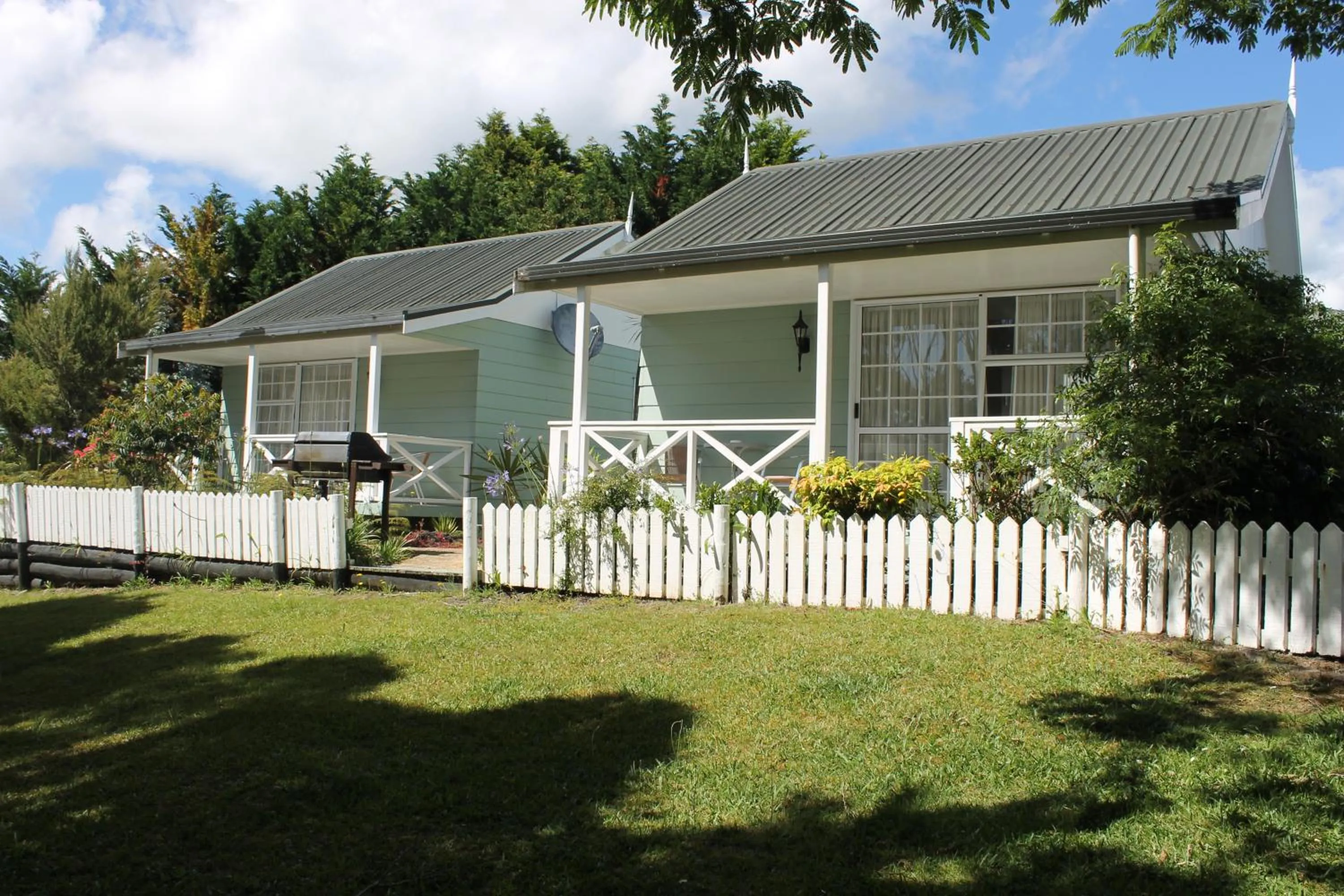 Ash Grove Boutique Motel