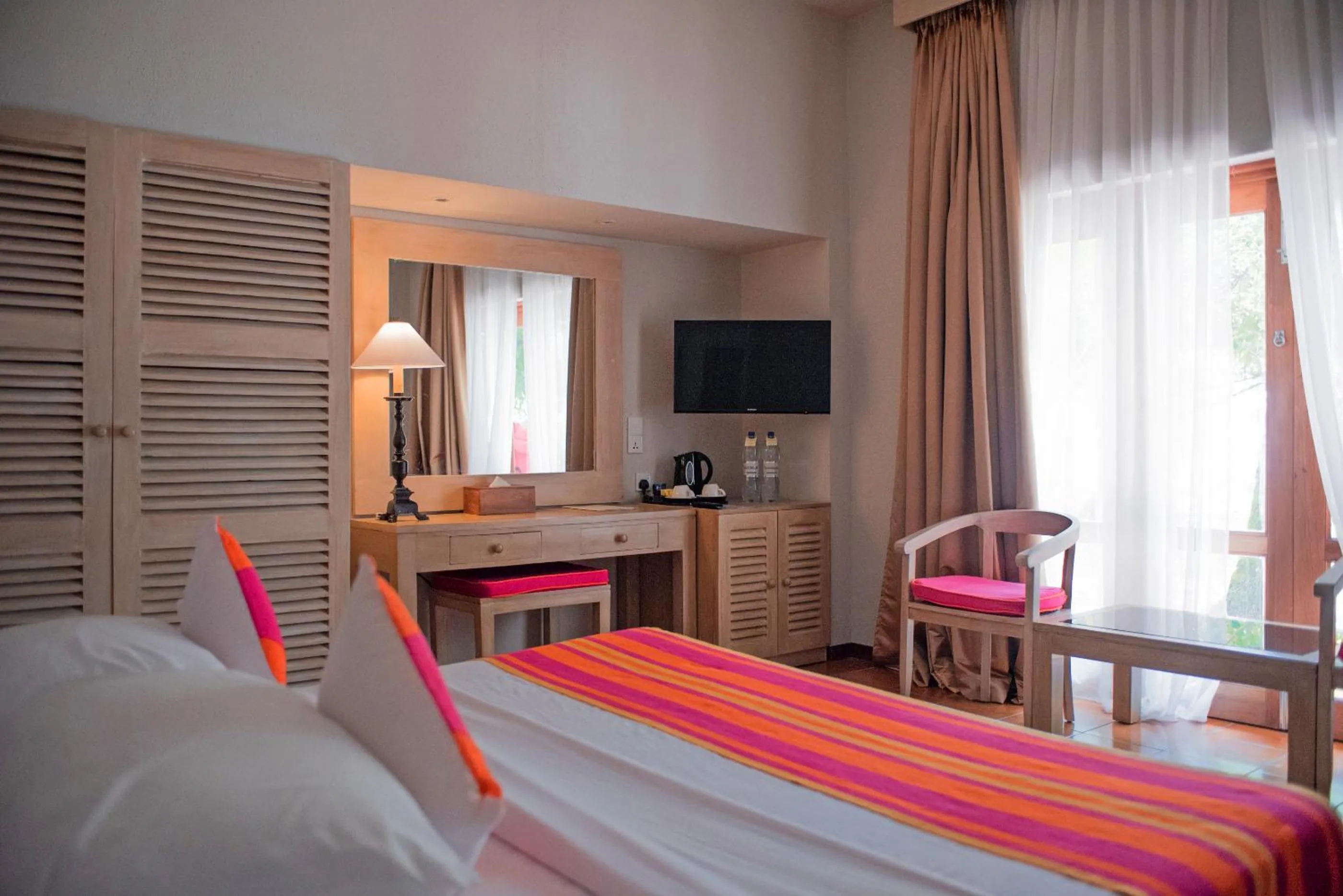 Day, Bed in Adaaran Club Rannalhi - All Inclusive - 45 Minutes away from Male by Speedboat