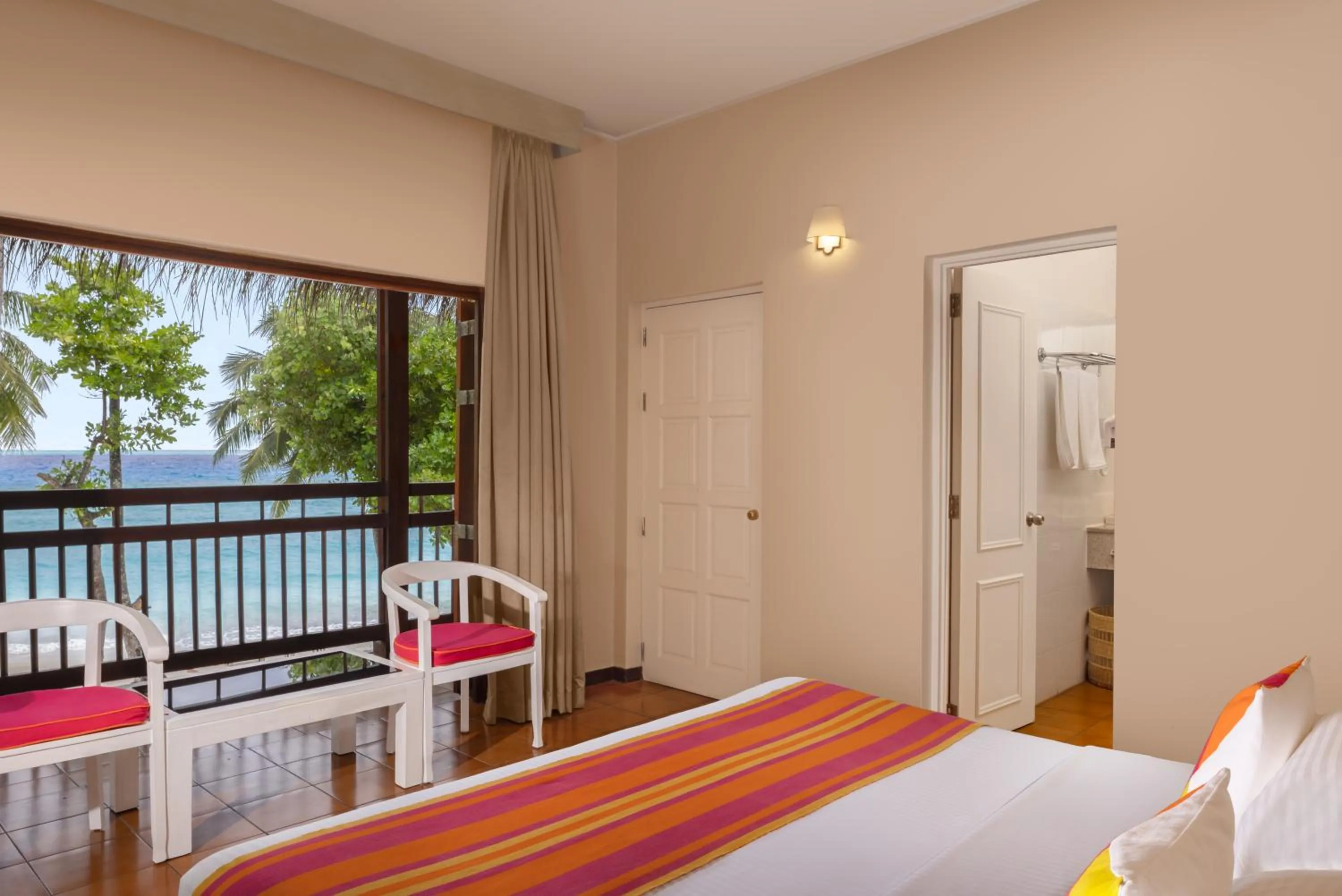 Bedroom, Bed in Adaaran Club Rannalhi - All Inclusive - 45 Minutes away from Male by Speedboat