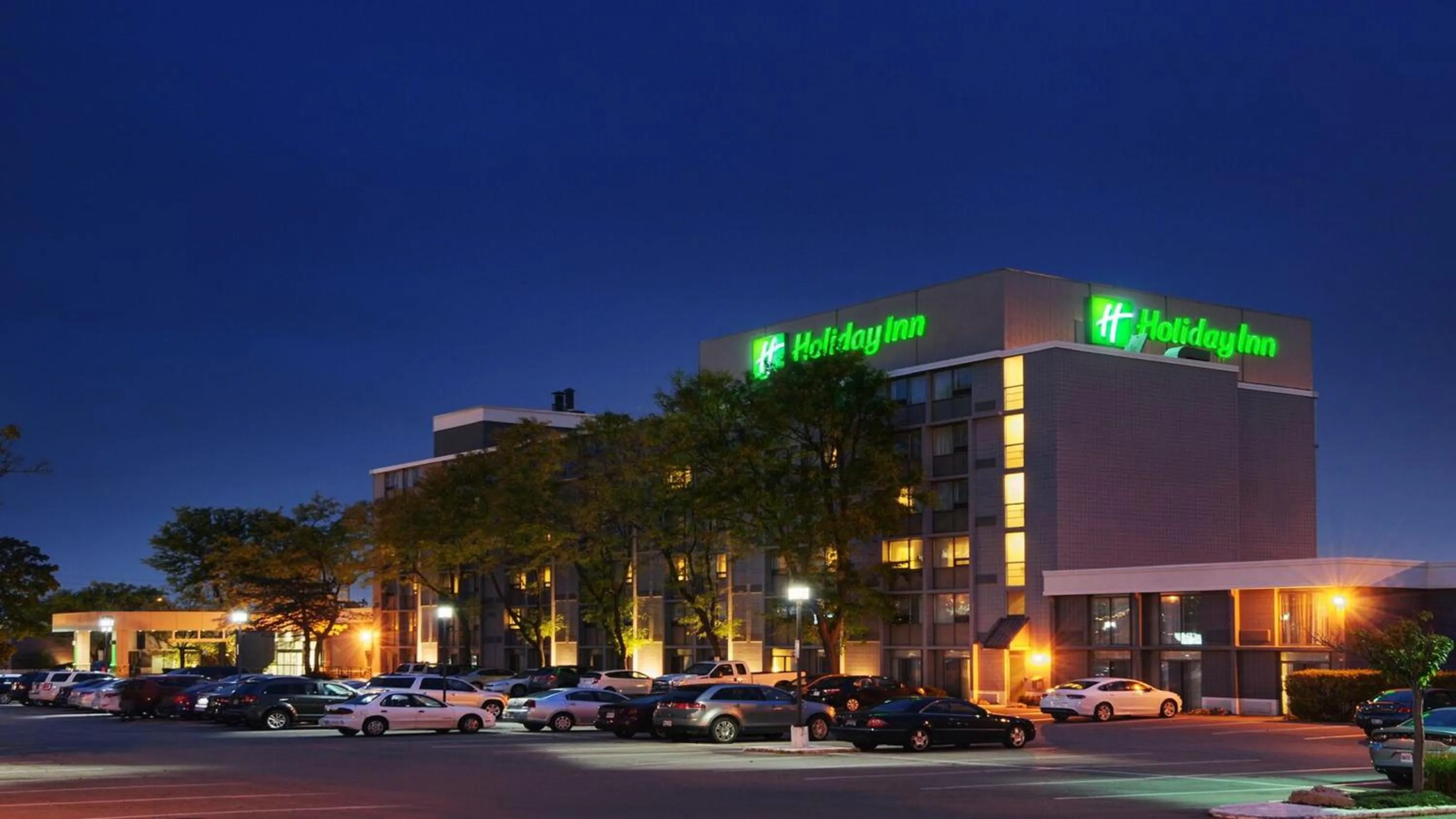 Property building in Holiday Inn Burlington Conference Centre by IHG