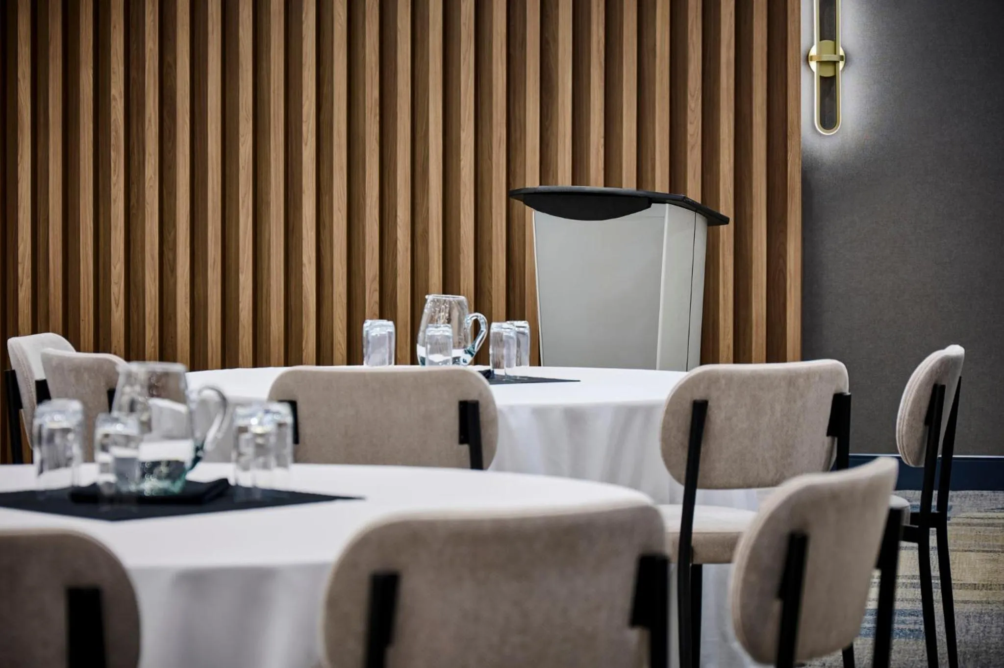 Meeting/conference room in Holiday Inn Burlington Conference Centre by IHG