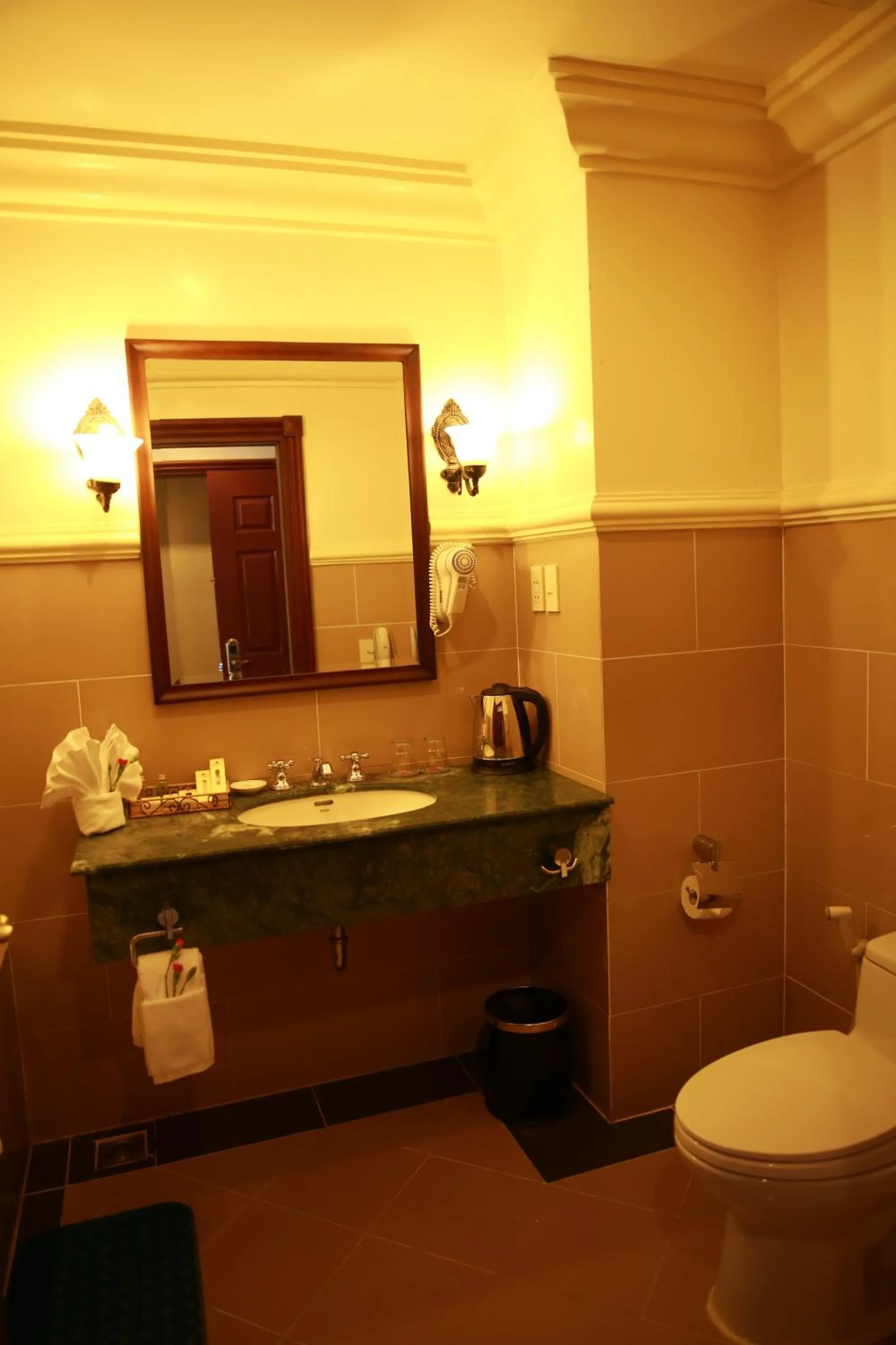 Bathroom in Sammy Dalat Hotel