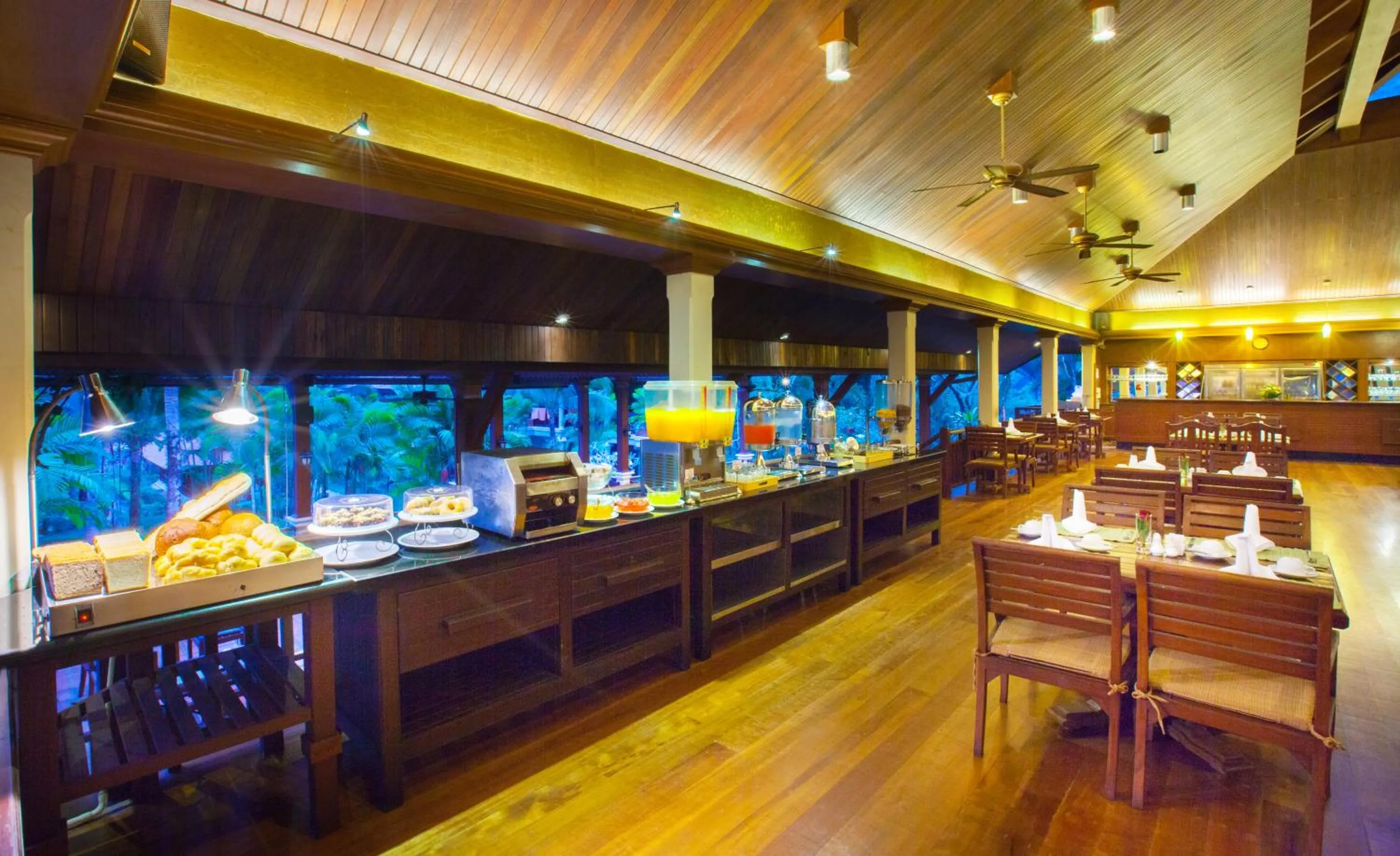 Restaurant/places to eat in Khaolak Bayfront Resort