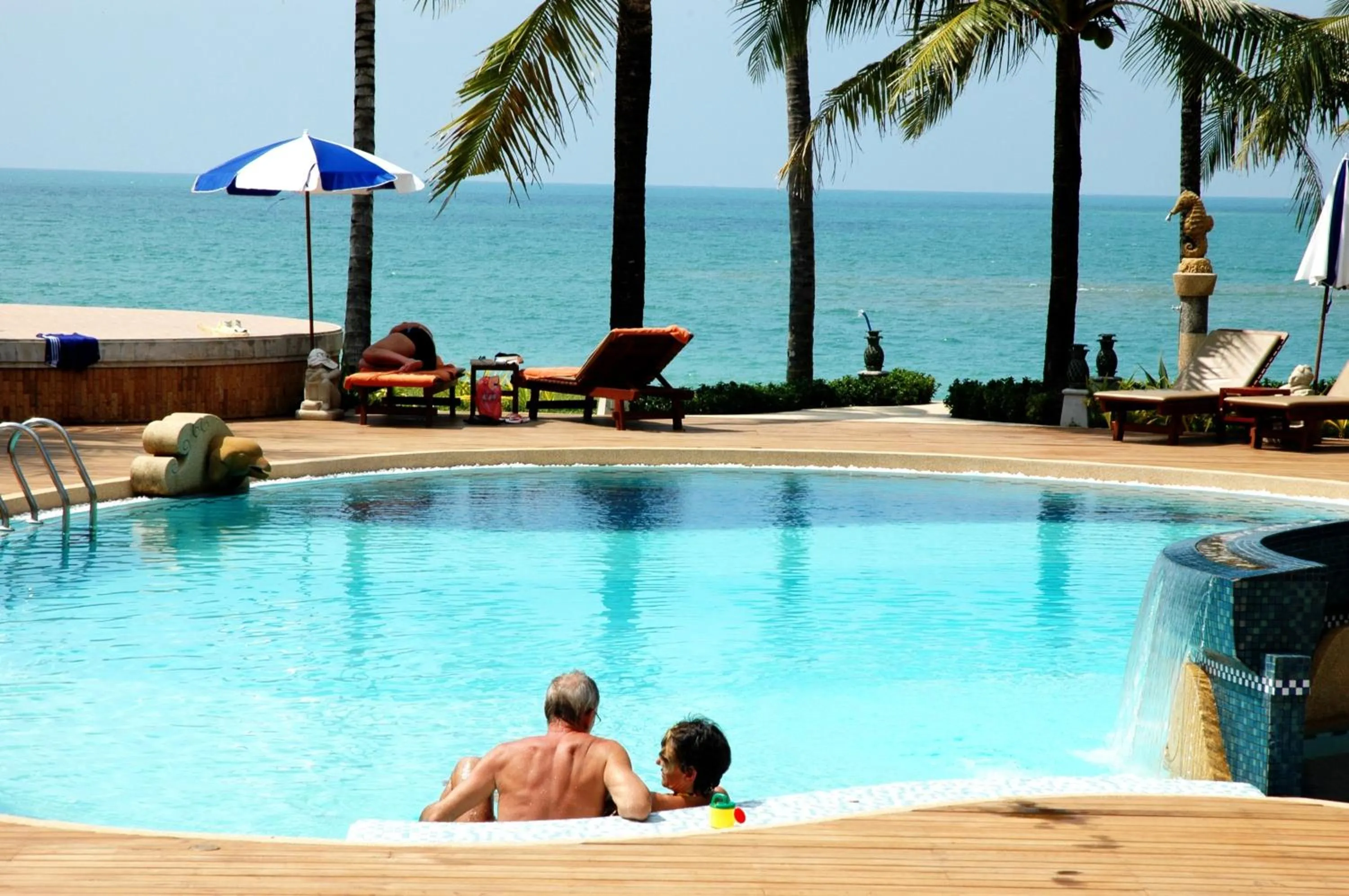 Swimming pool in Khaolak Bayfront Resort