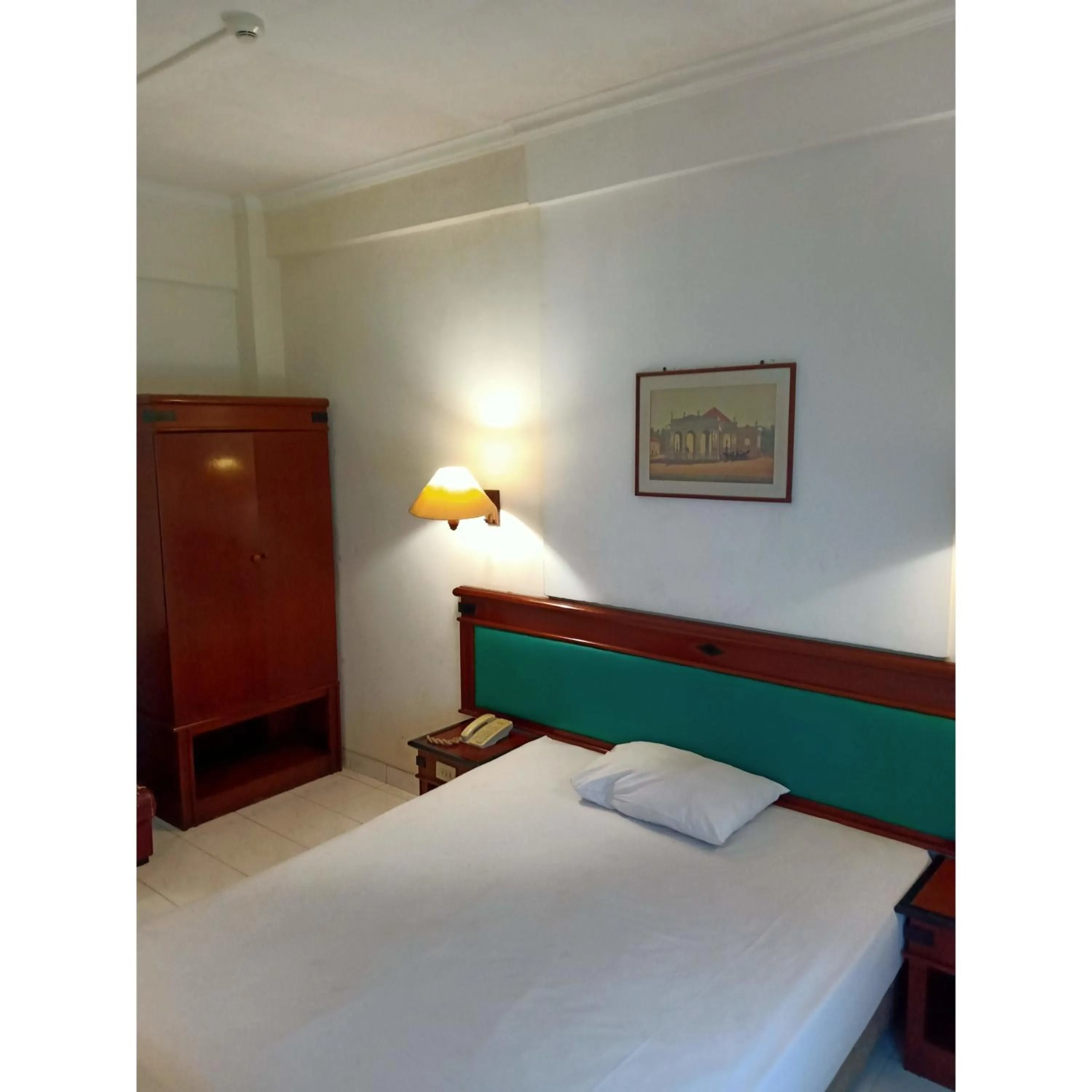 Bedroom, Bed in Puri Jaya Hotel