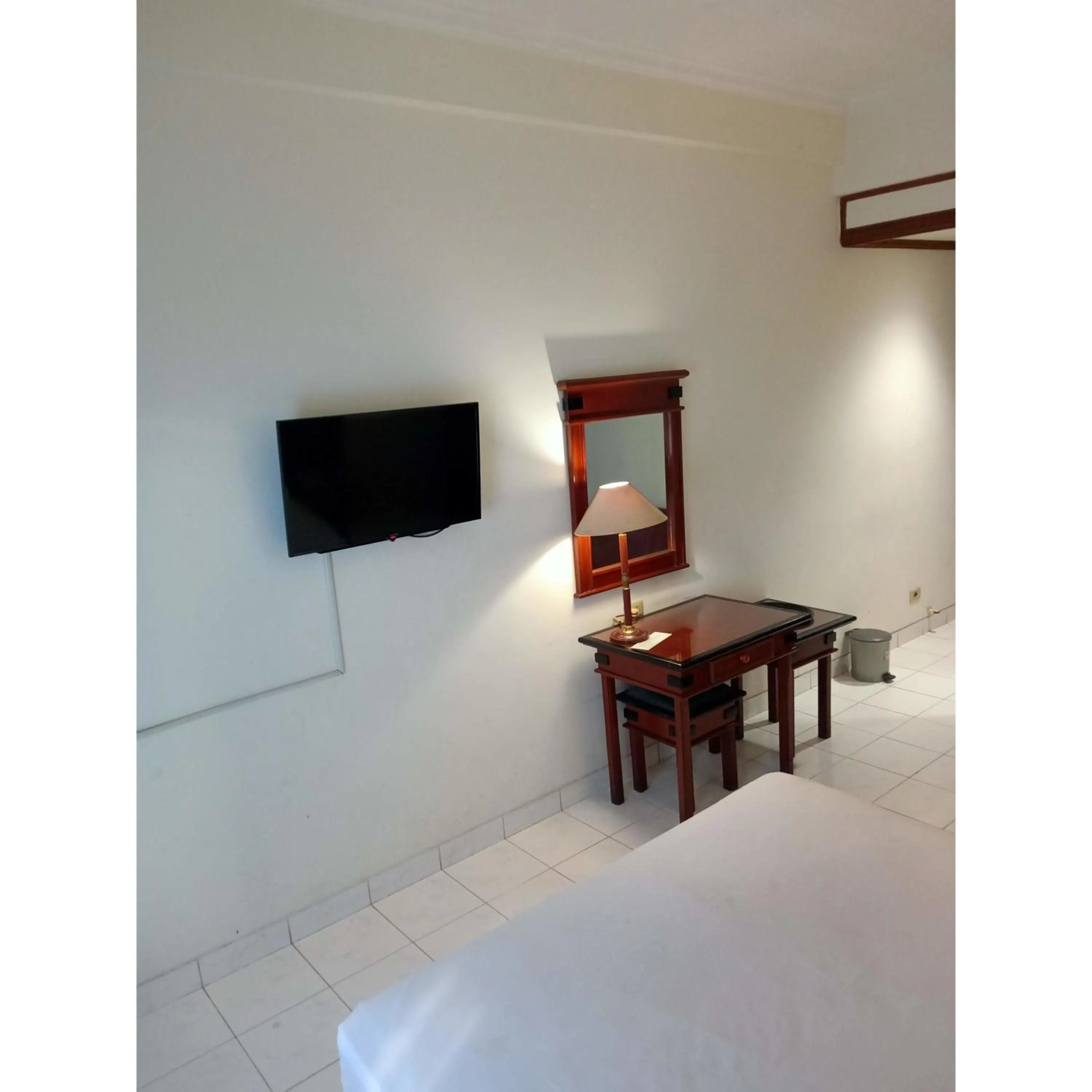 Bedroom, Bed in Puri Jaya Hotel