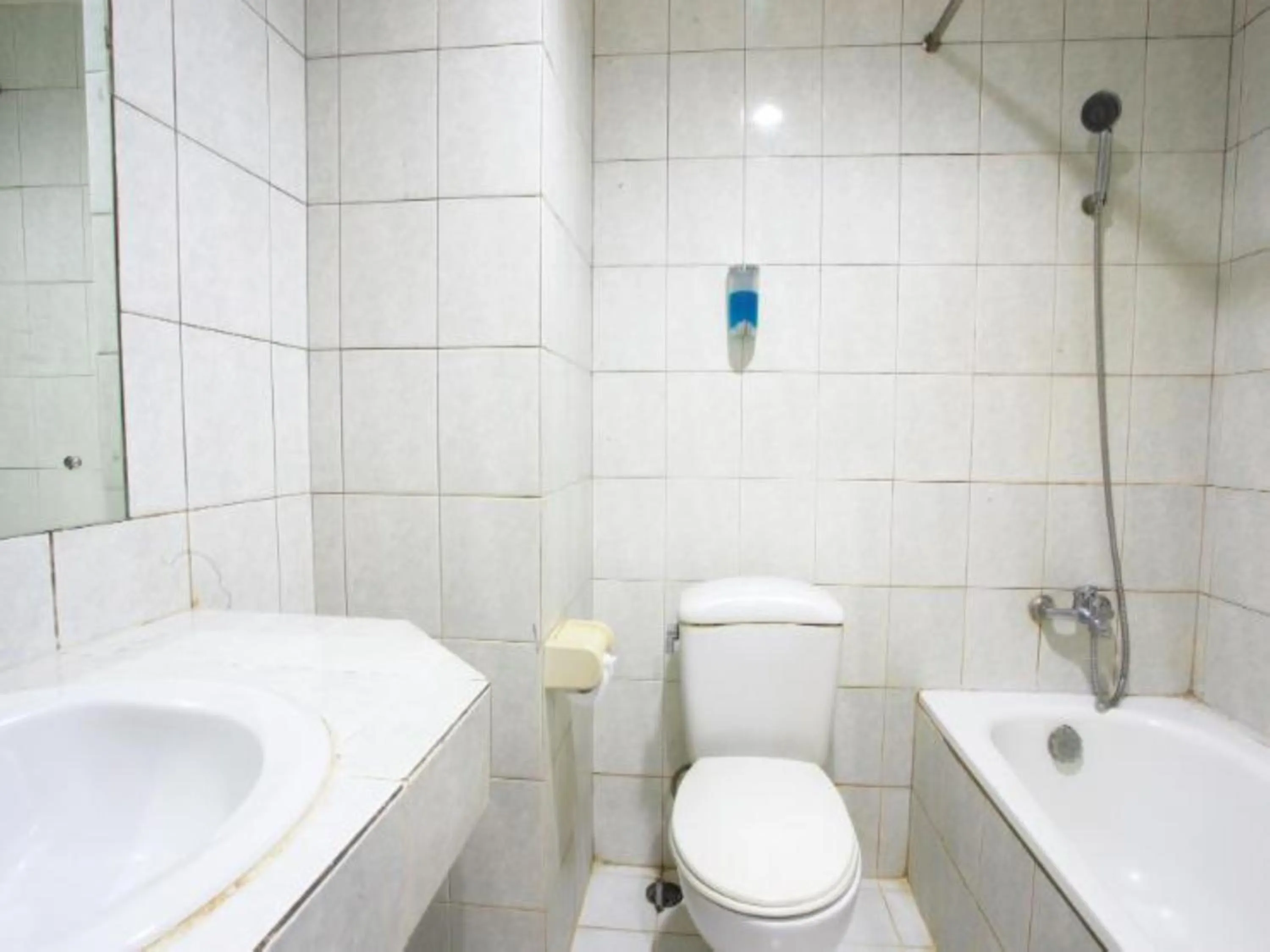 Bathroom in Puri Jaya Hotel