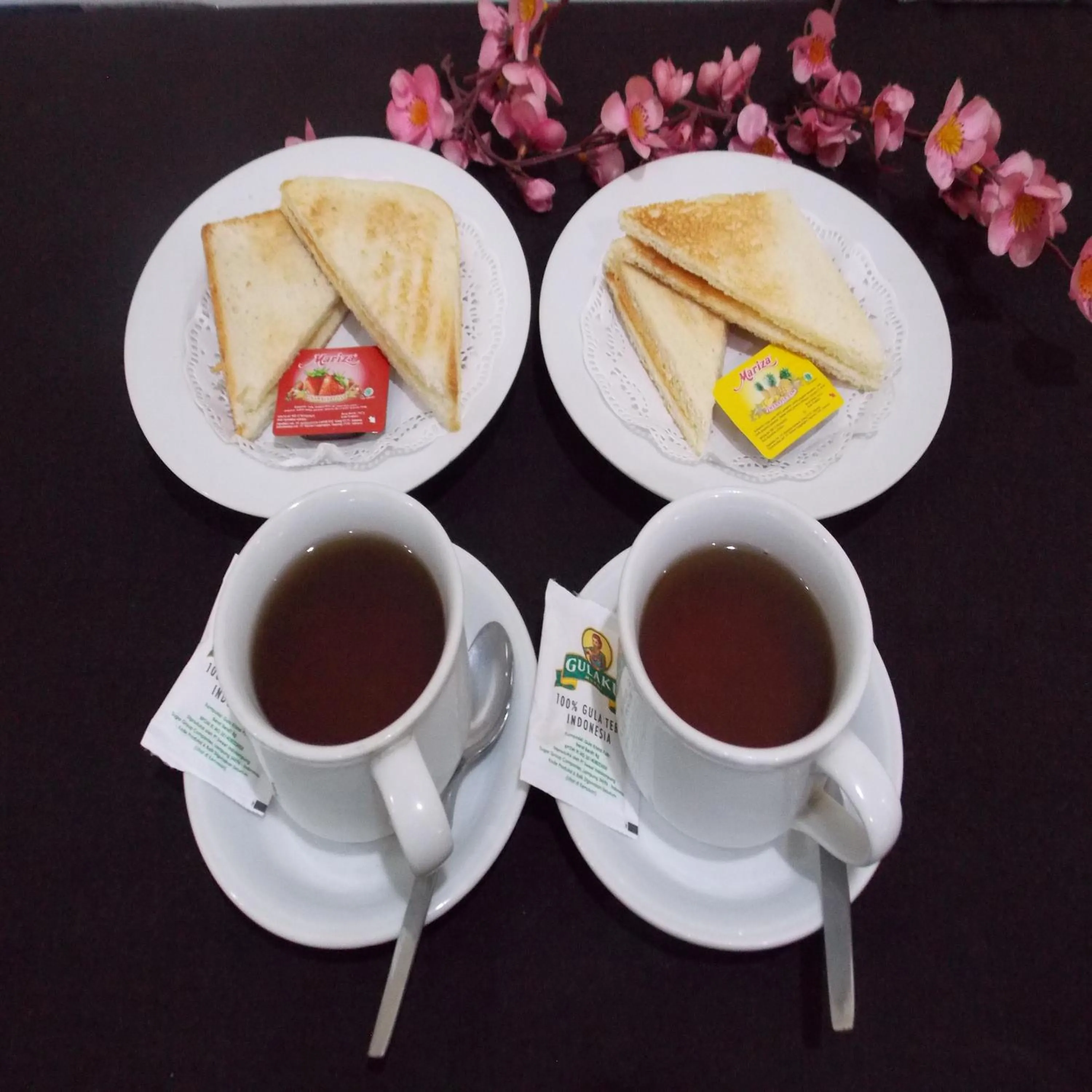 Restaurant/places to eat in Puri Jaya Hotel