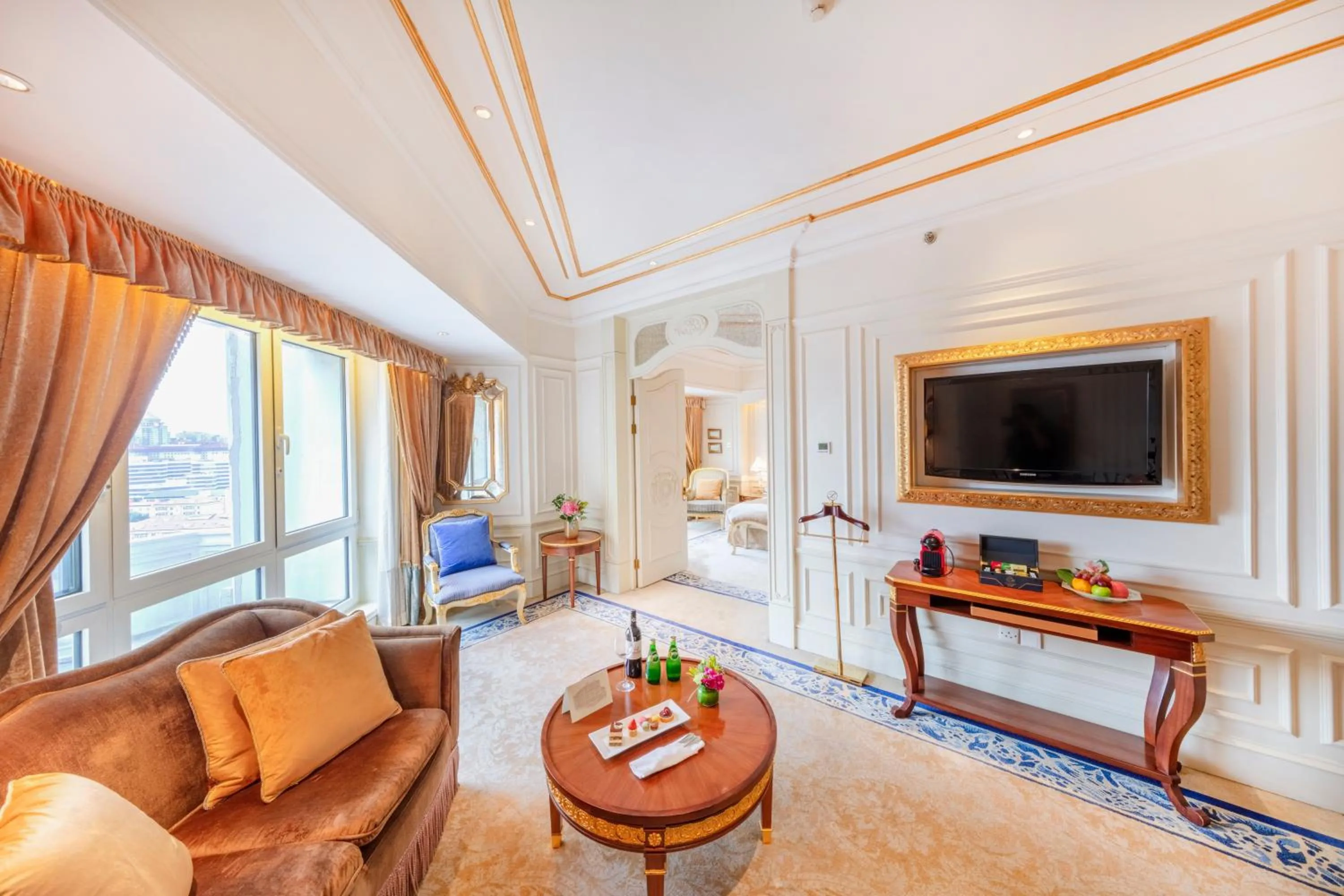 Living room in Legendale Hotel Beijing