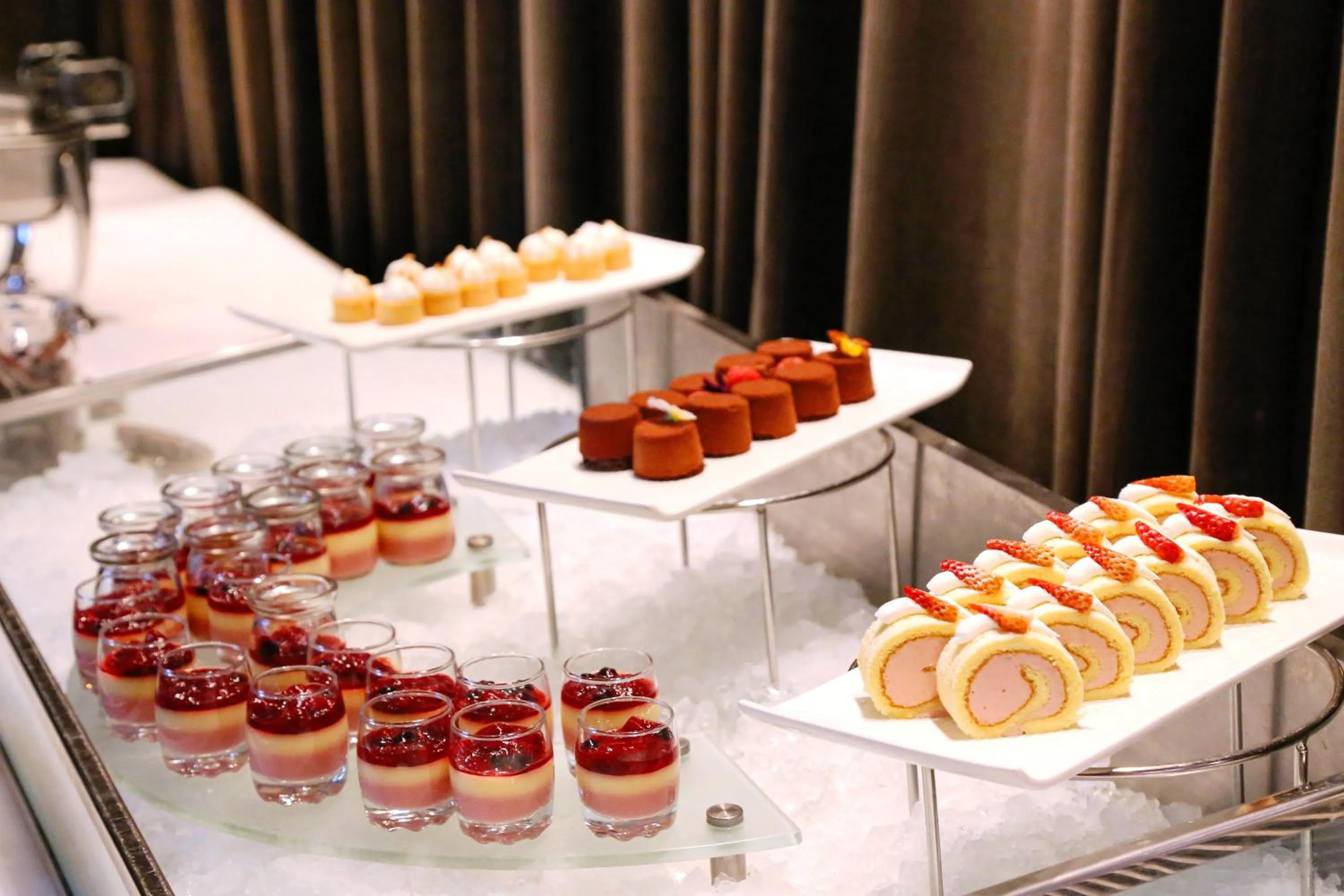 Restaurant/places to eat in Legendale Hotel Beijing