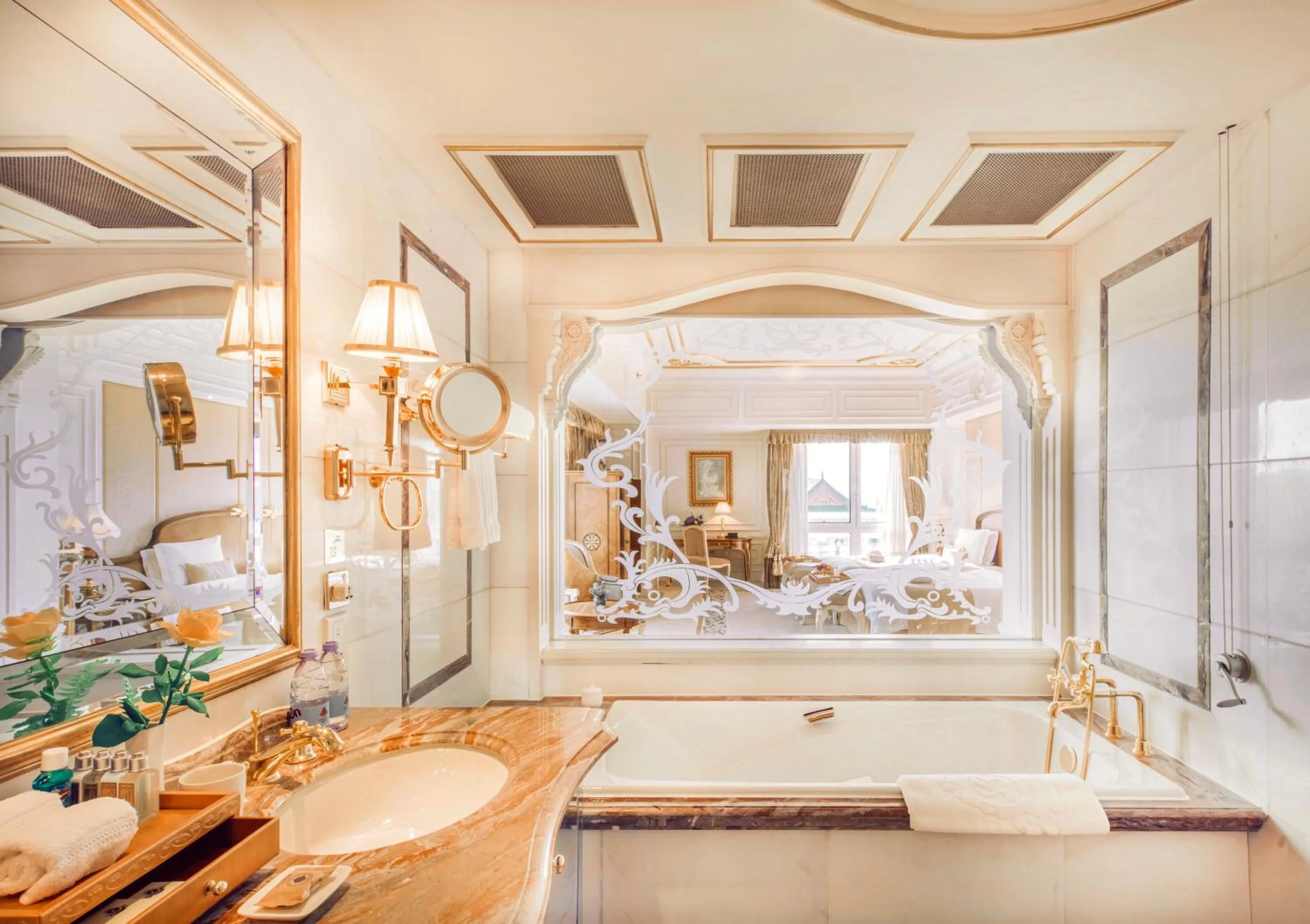 Bathroom, Bed in Legendale Hotel Beijing