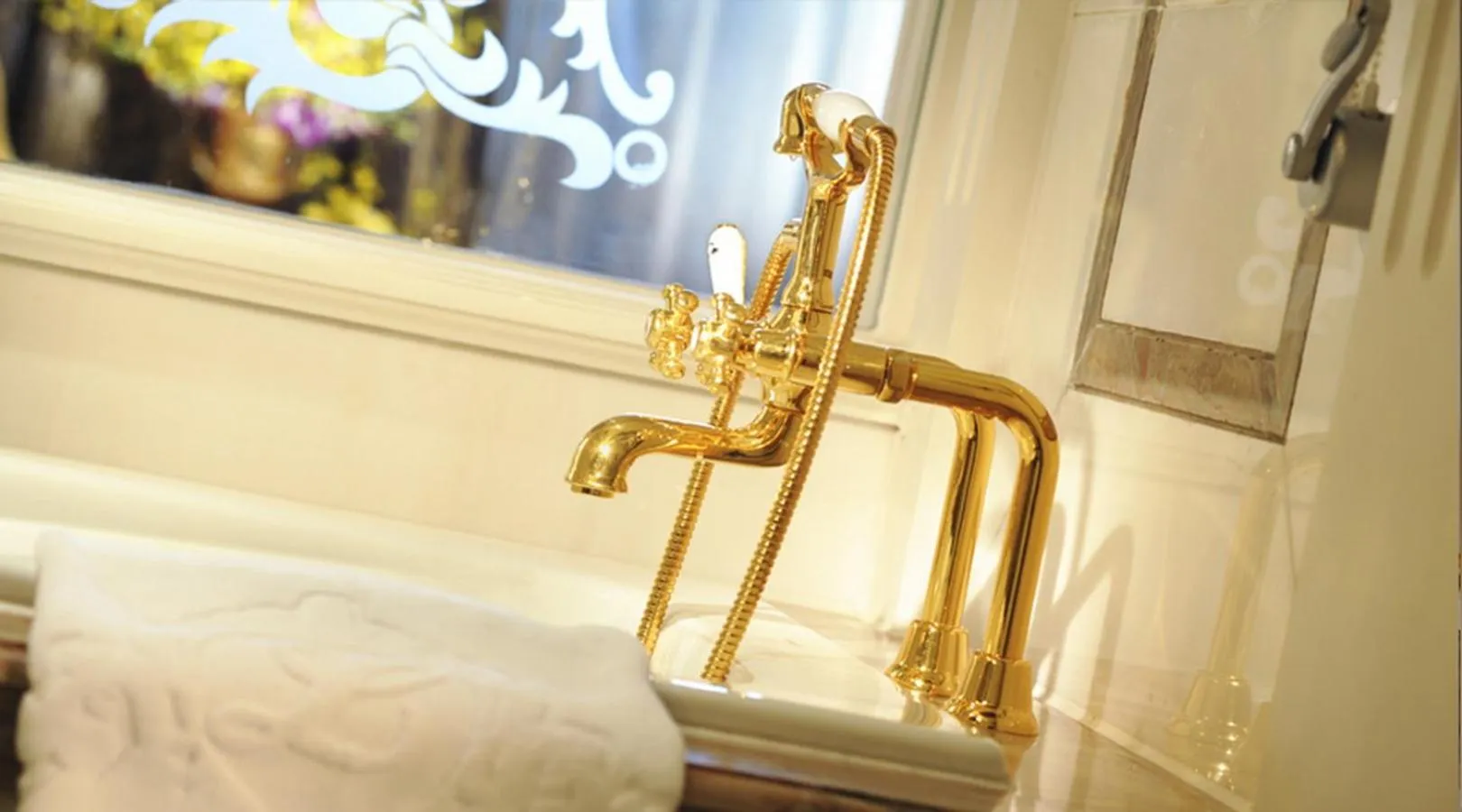 Bathroom, Bed in Legendale Hotel Beijing