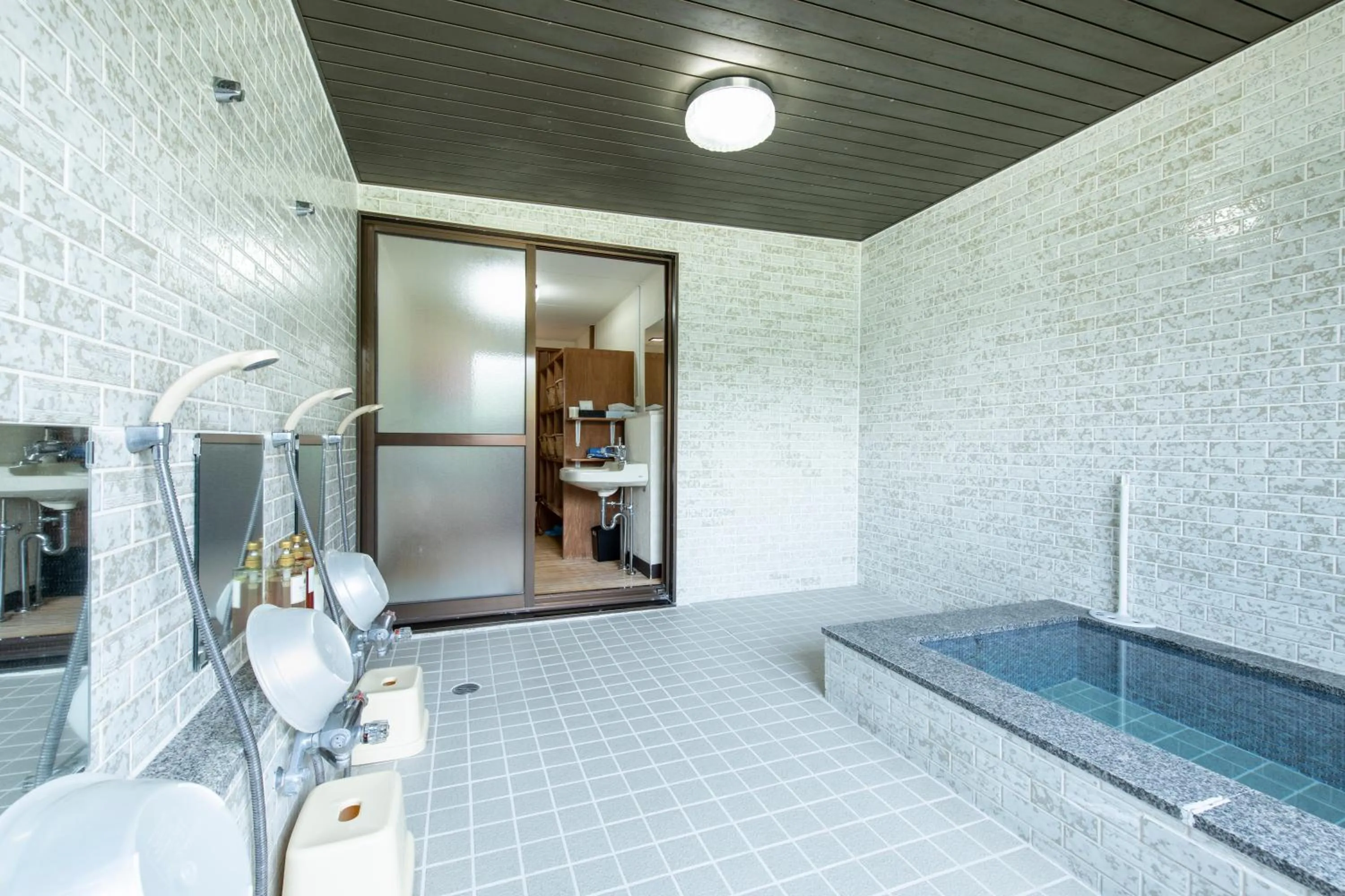 Bathroom, Bed in Yamanaka Lake Ryozan