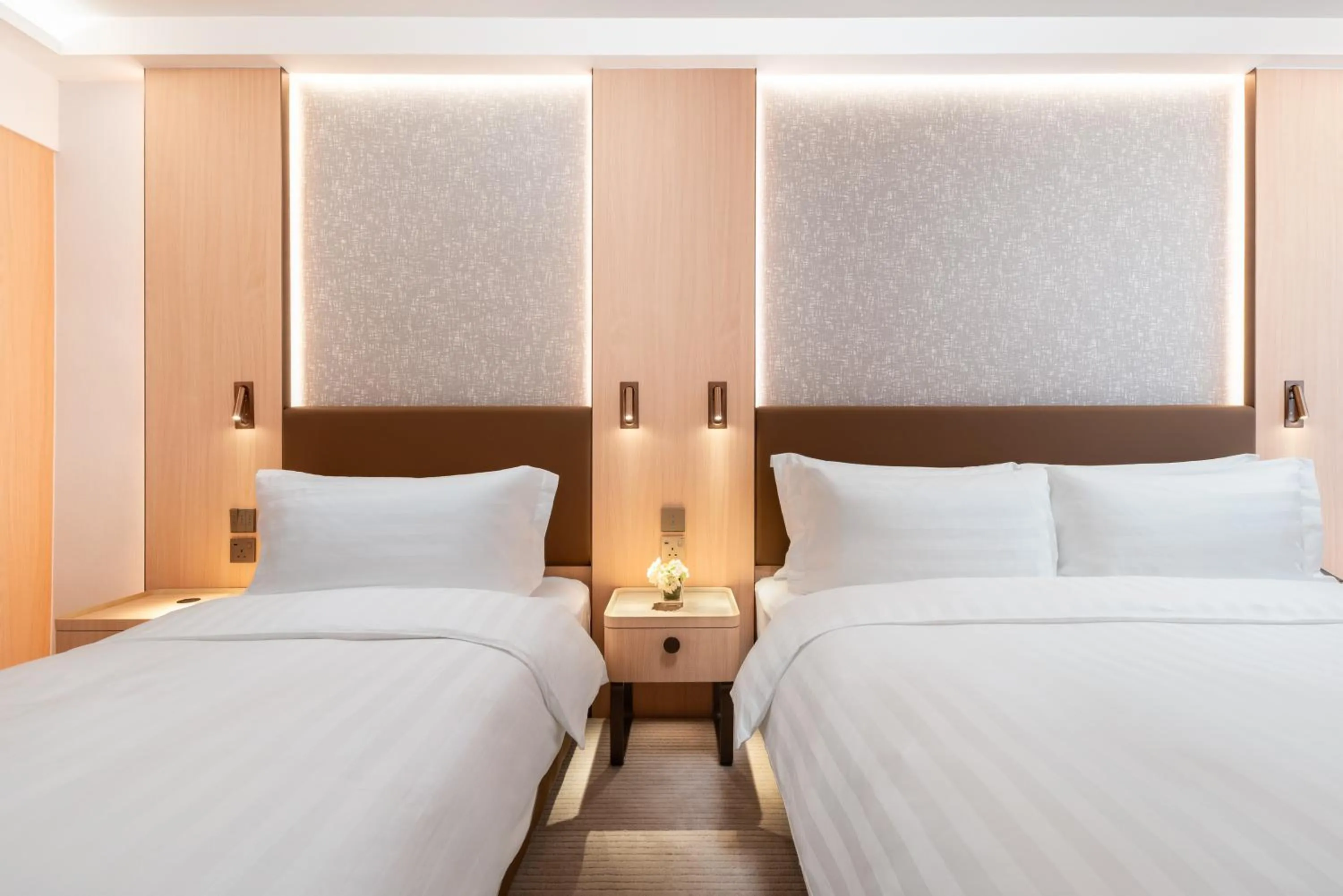 Bed in The Kimberley Hotel