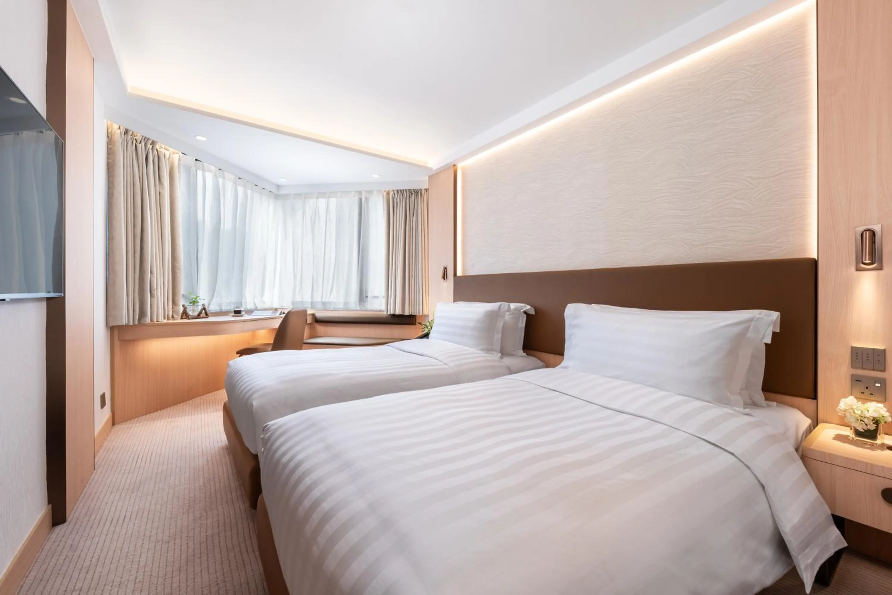 Bed in The Kimberley Hotel