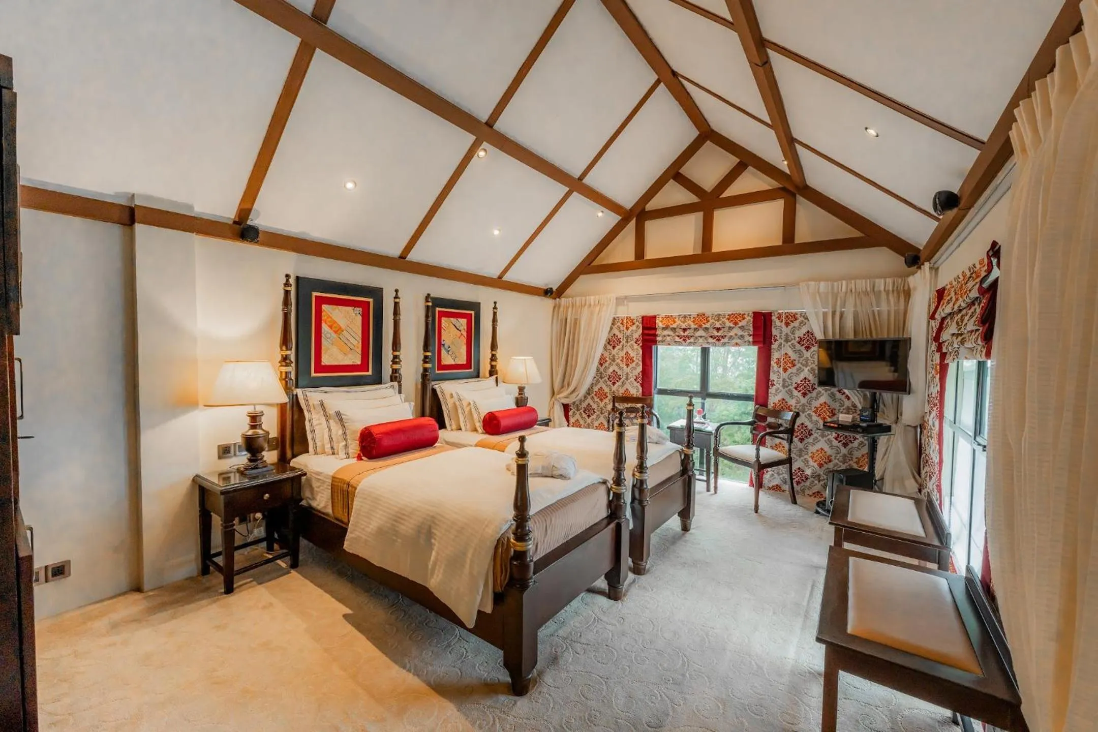 Bedroom, Bed in The CheRiz Boutique