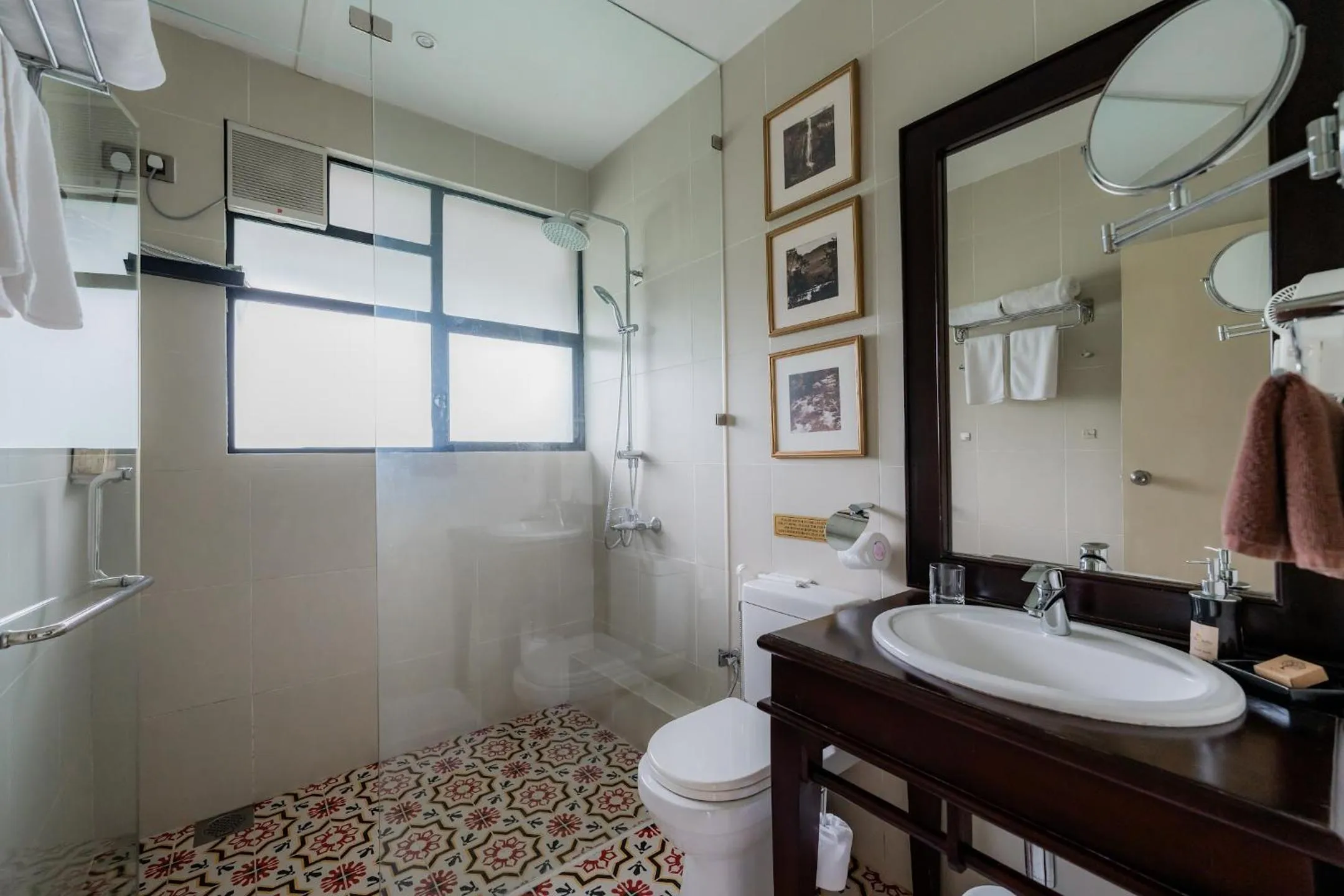 Bathroom in The CheRiz Boutique