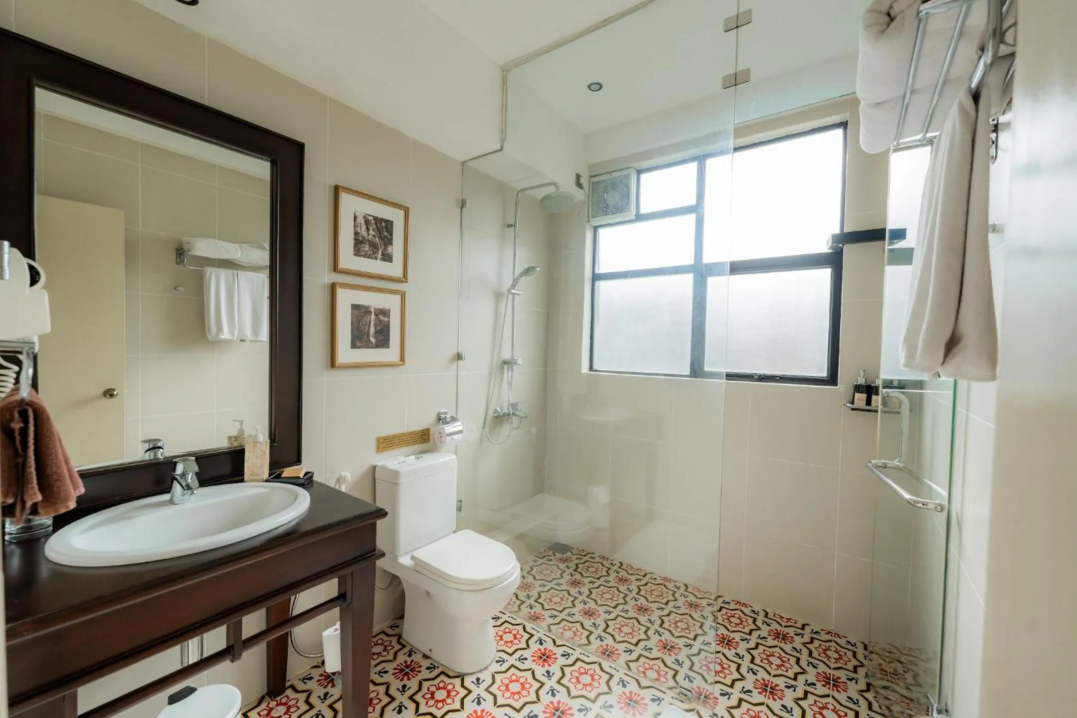 Bathroom in The CheRiz Boutique