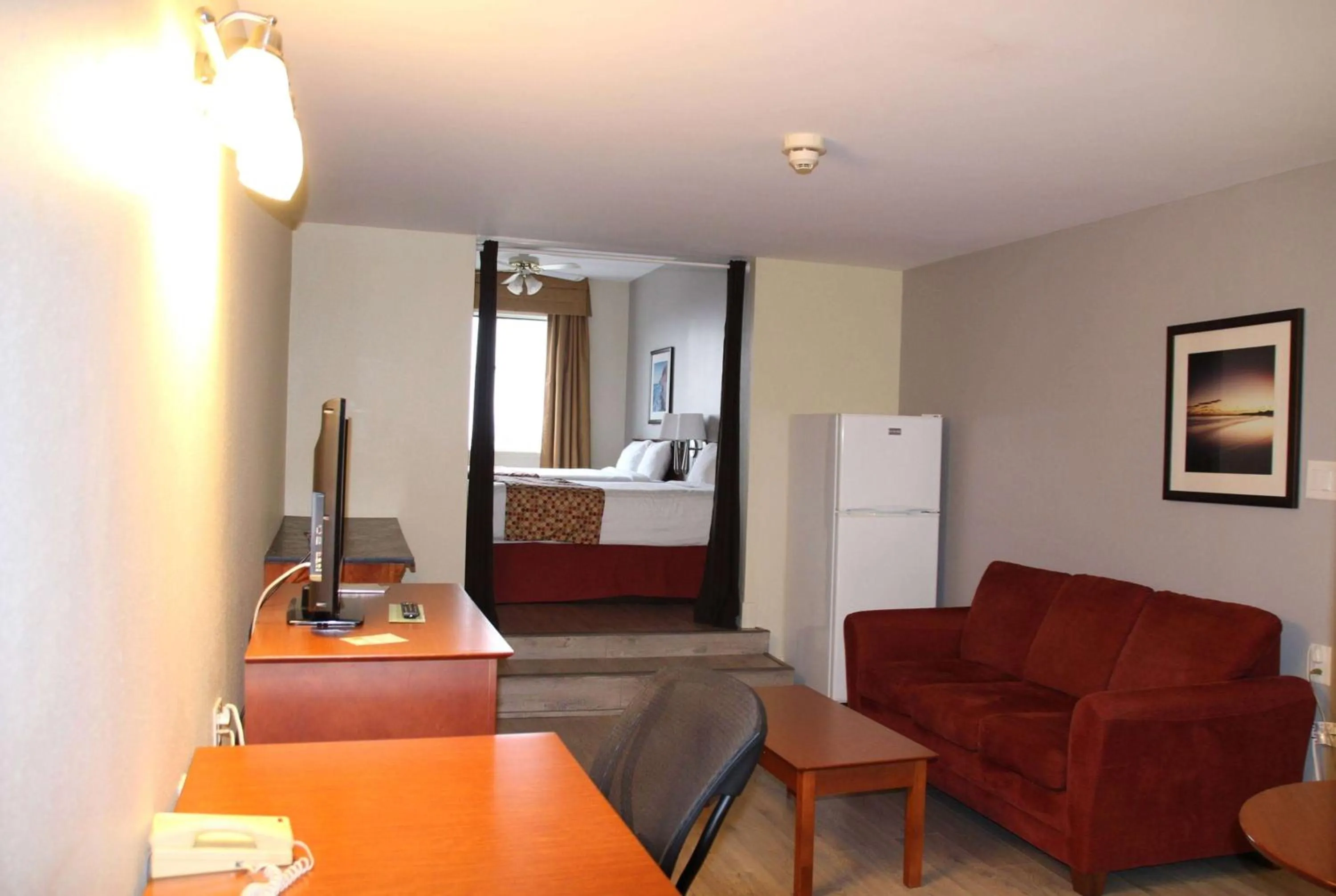 Photo of the whole room in Super 8 by Wyndham Campbellton NB