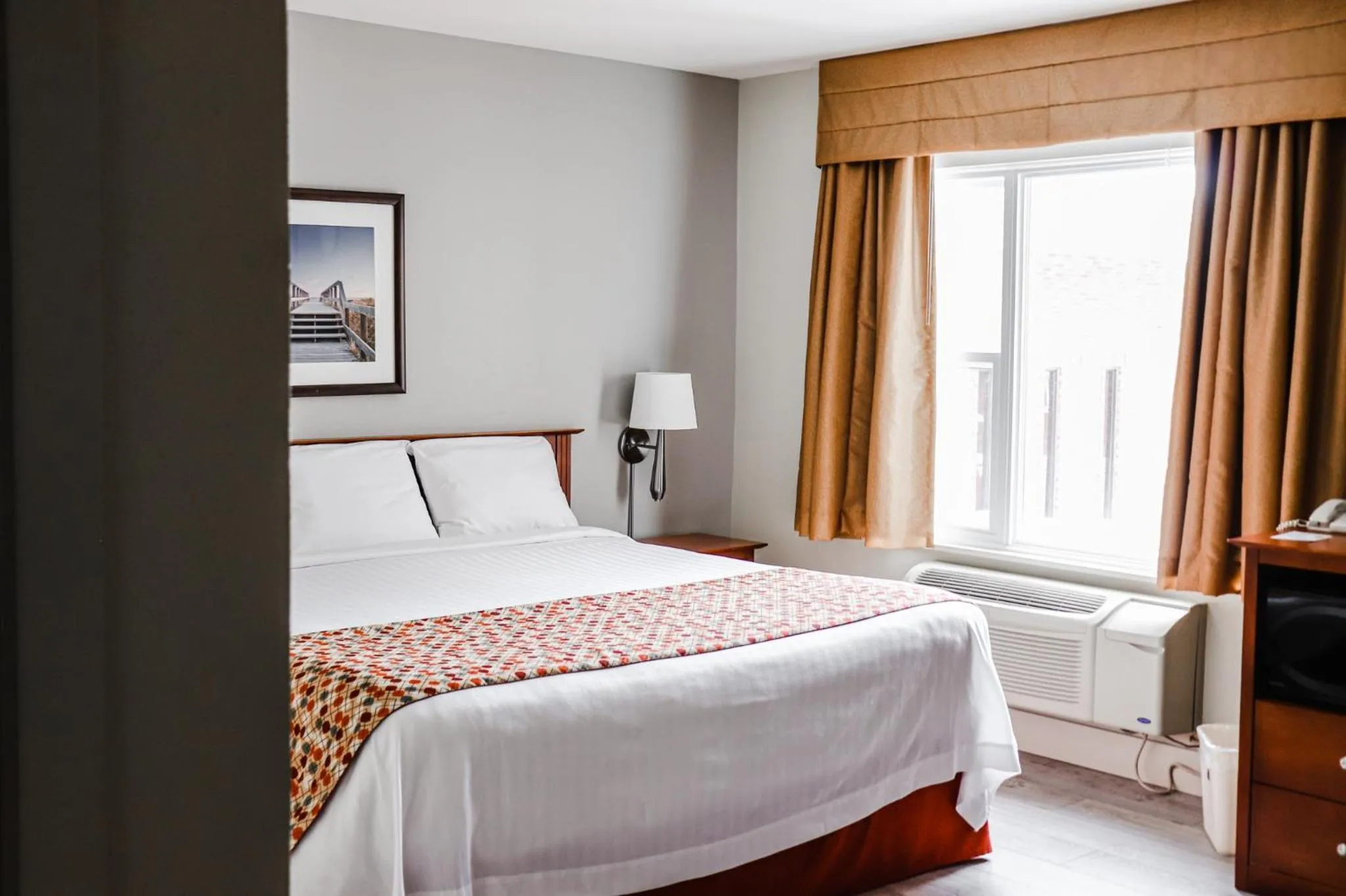 Bed in Super 8 by Wyndham Campbellton NB