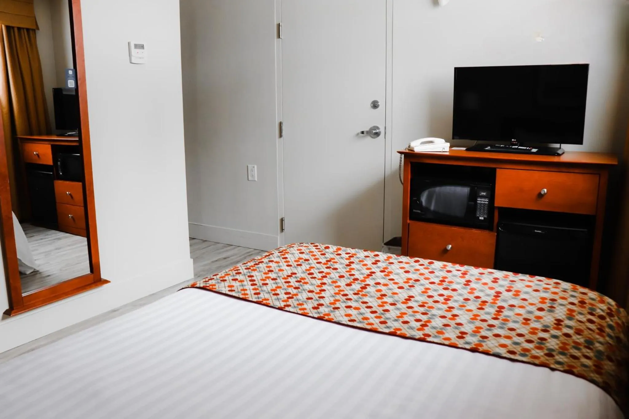 Bed in Super 8 by Wyndham Campbellton NB