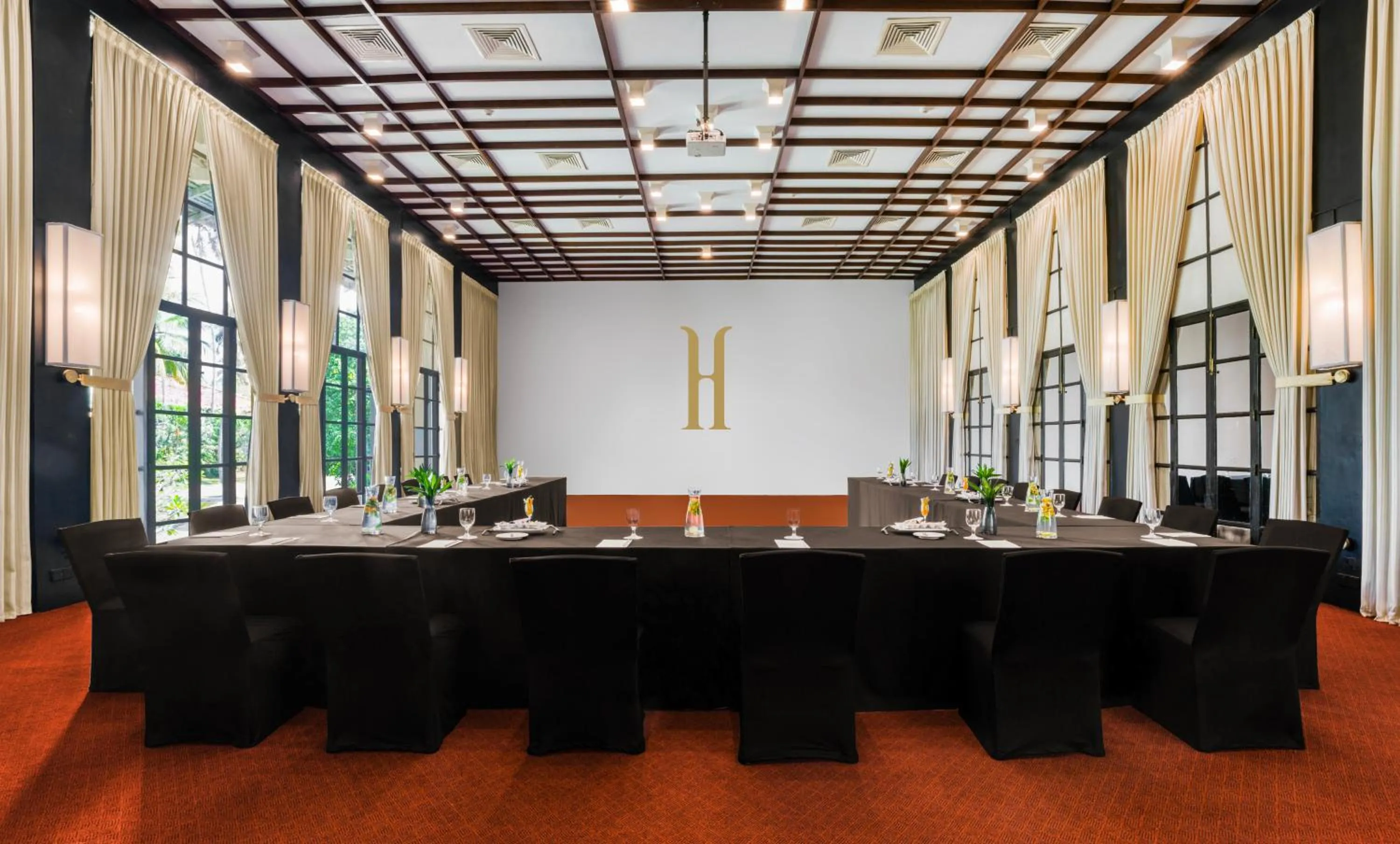 Business facilities in Heritance Ahungalla