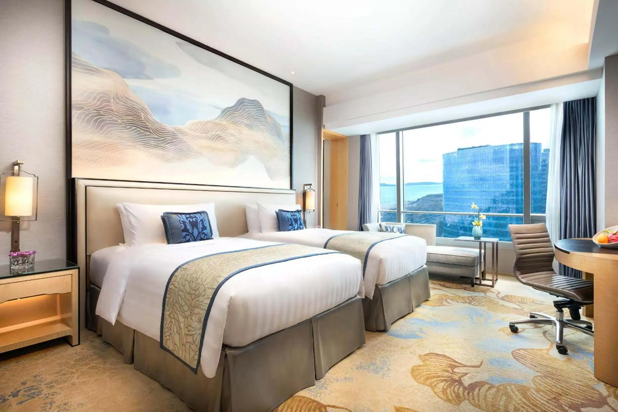 Photo of the whole room, Bed in Shangri-La Xiamen