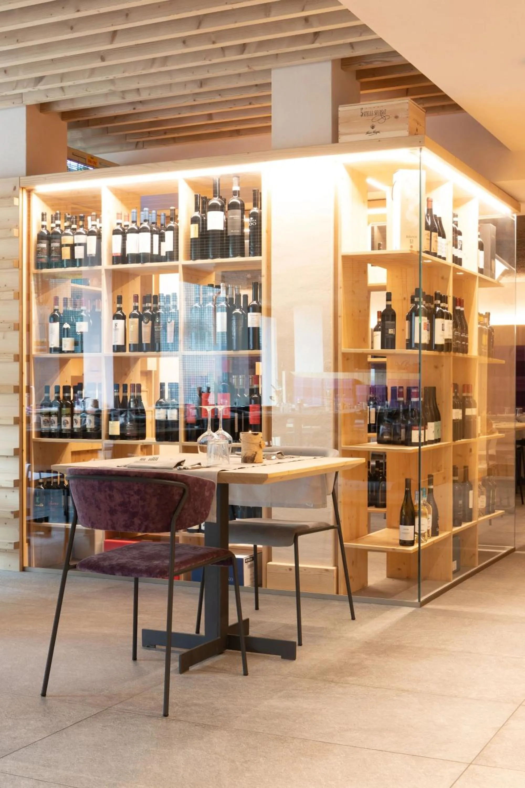 Restaurant/places to eat in Hotel Nevada