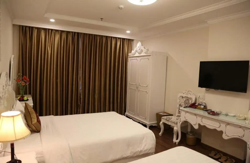 Bed in Tuyet Son Hotel (TS Ocean Hotel)
