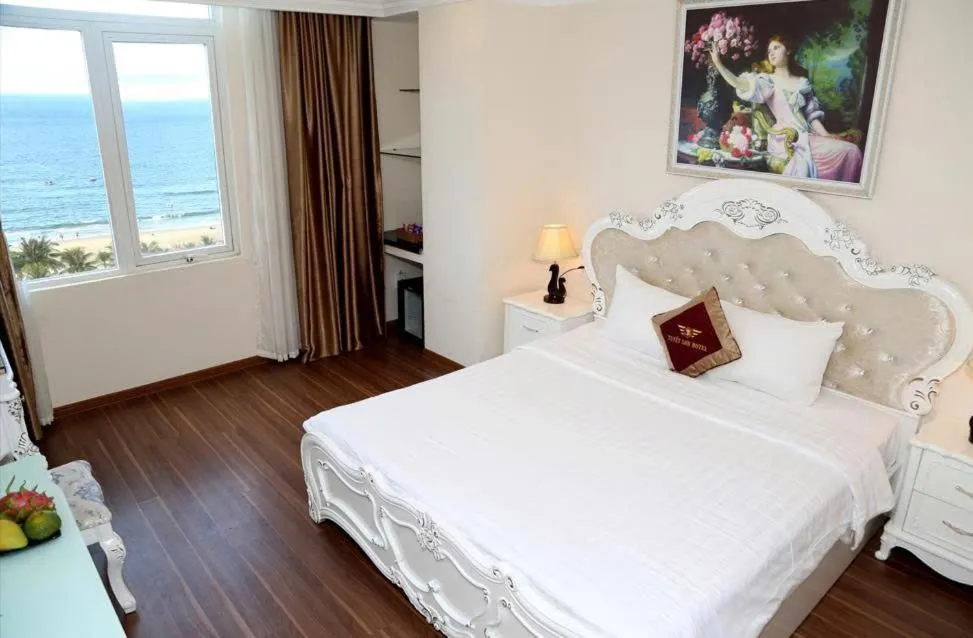 Bed in Tuyet Son Hotel (TS Ocean Hotel)