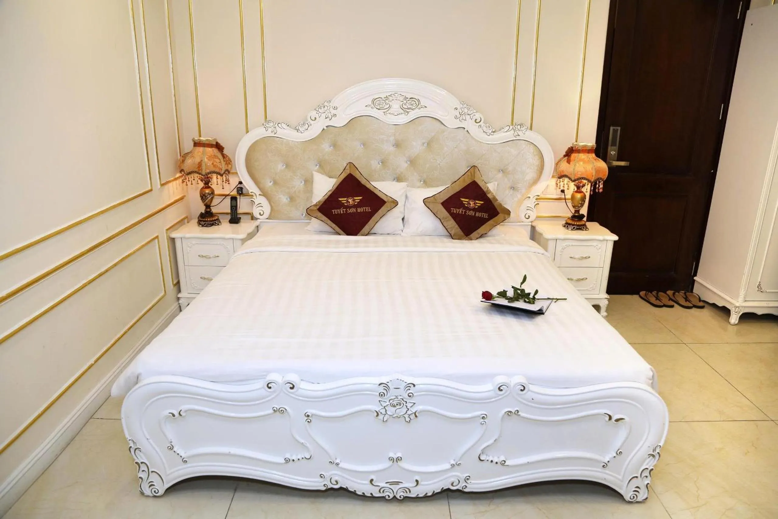 Bed in Tuyet Son Hotel (TS Ocean Hotel)