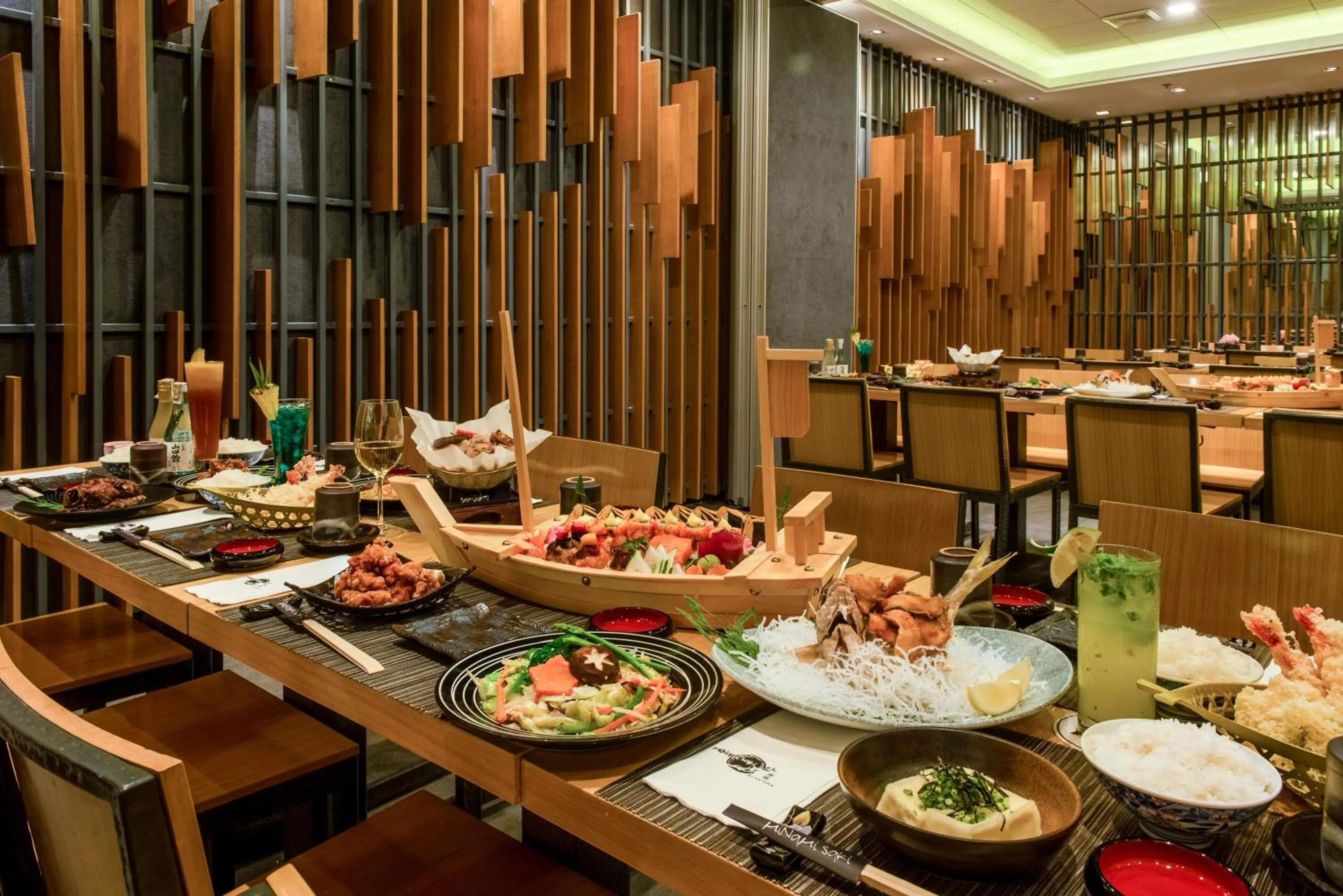 Restaurant/places to eat in Astoria Plaza