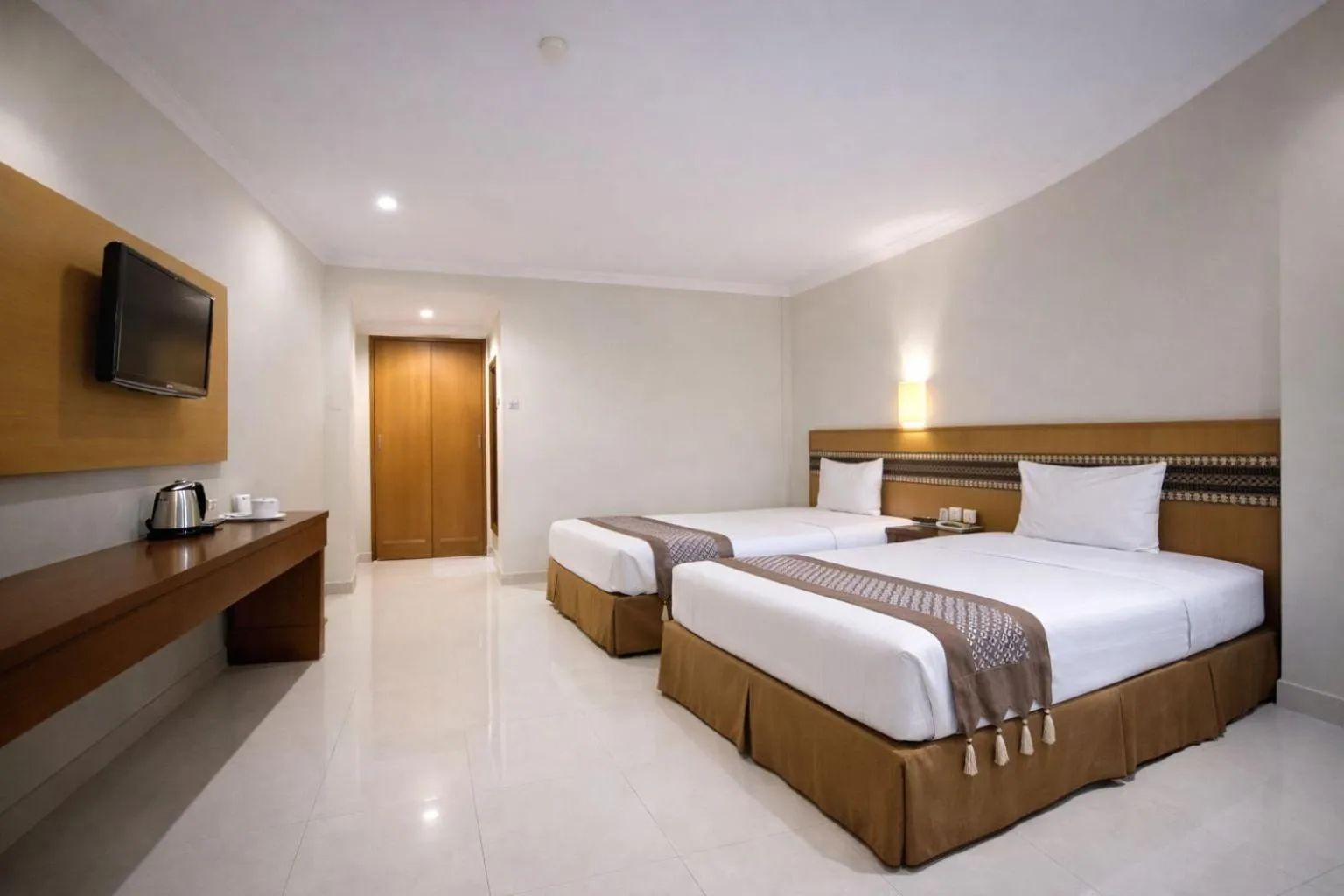 Bedroom, Bed in Cakra Kembang Hotel