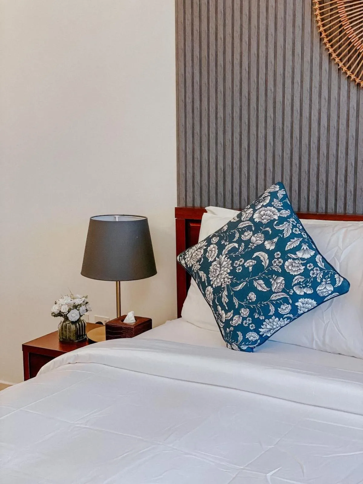 Bedroom in Mina AlFajer Apartments