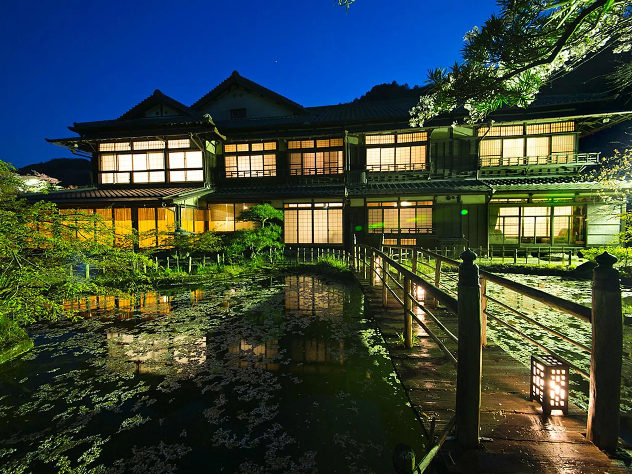 Property building in Nanten-En