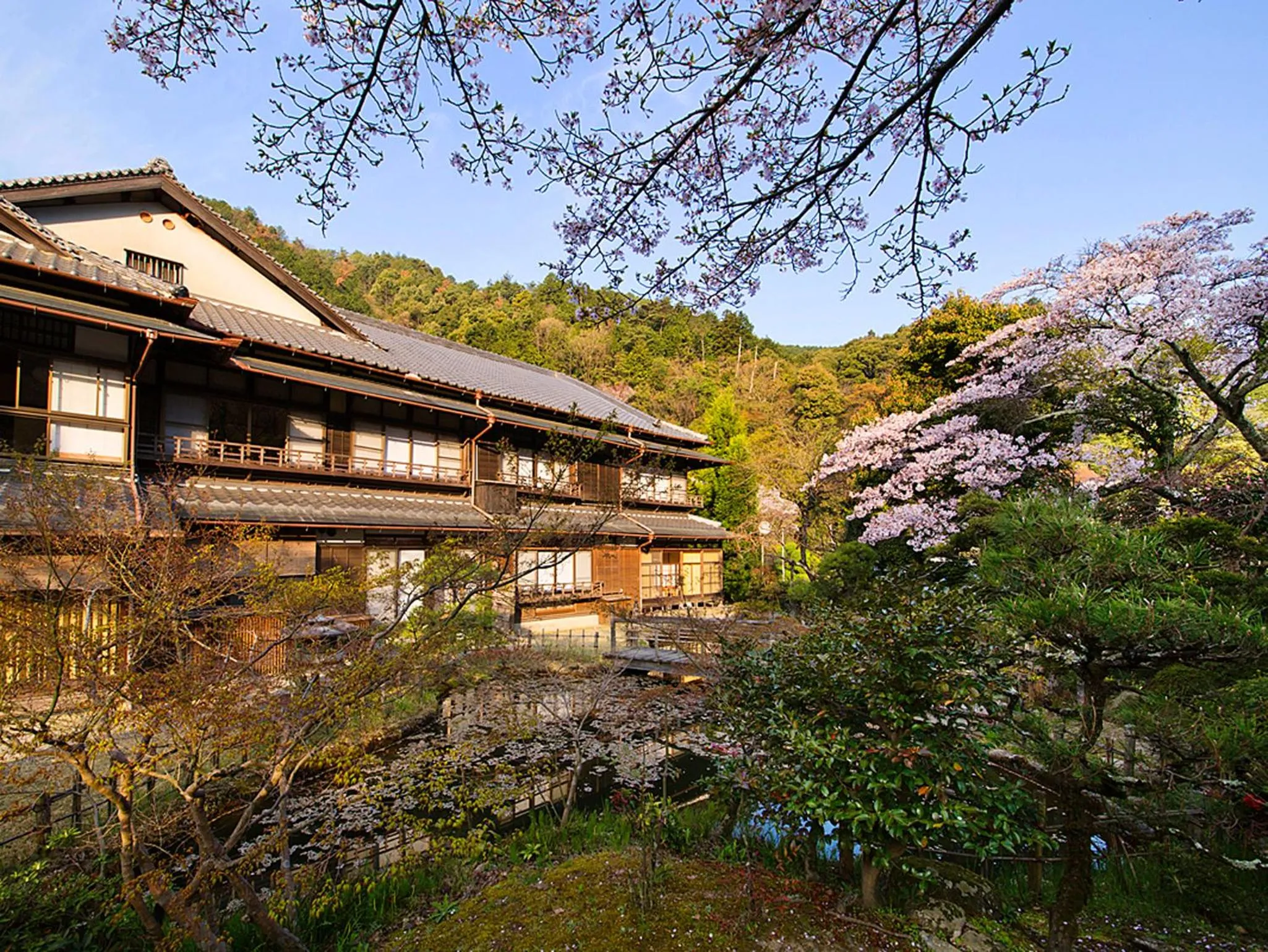 Property building in Nanten-En