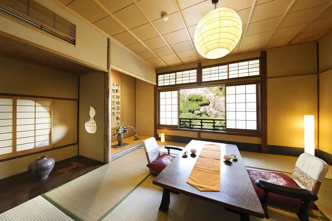 Quadruple Room with Shared Bathroom in Nanten-En Quadruple Room with Shared Bathroom in Nanten-En