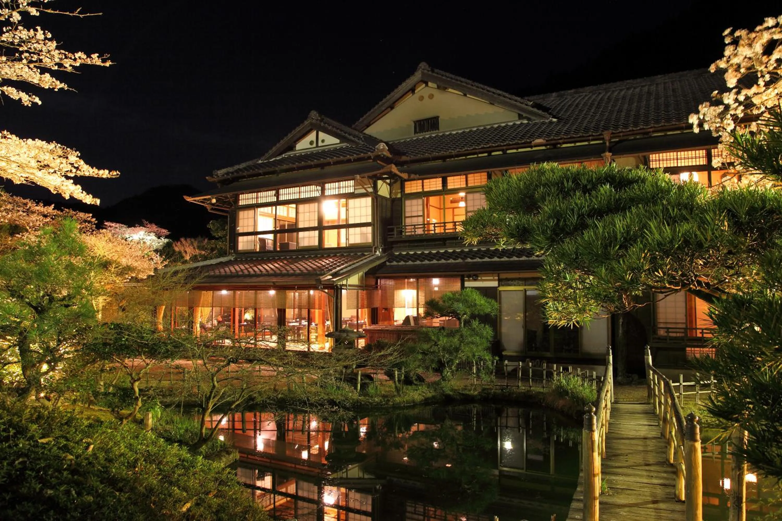 Property building in Nanten-En