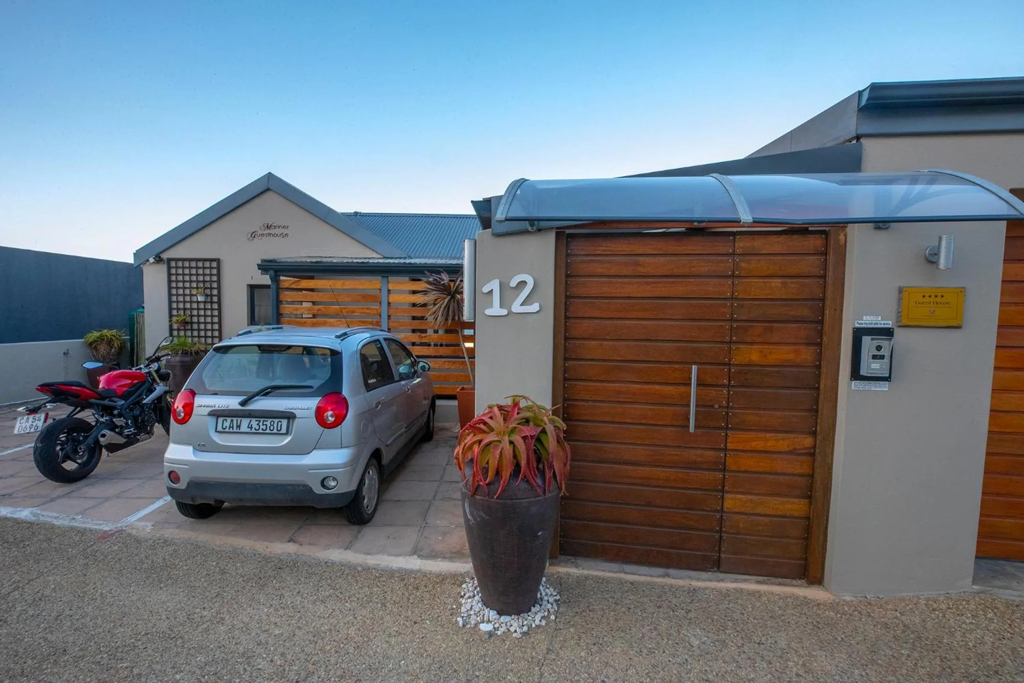 Parking in Mariner Guesthouse & Villa