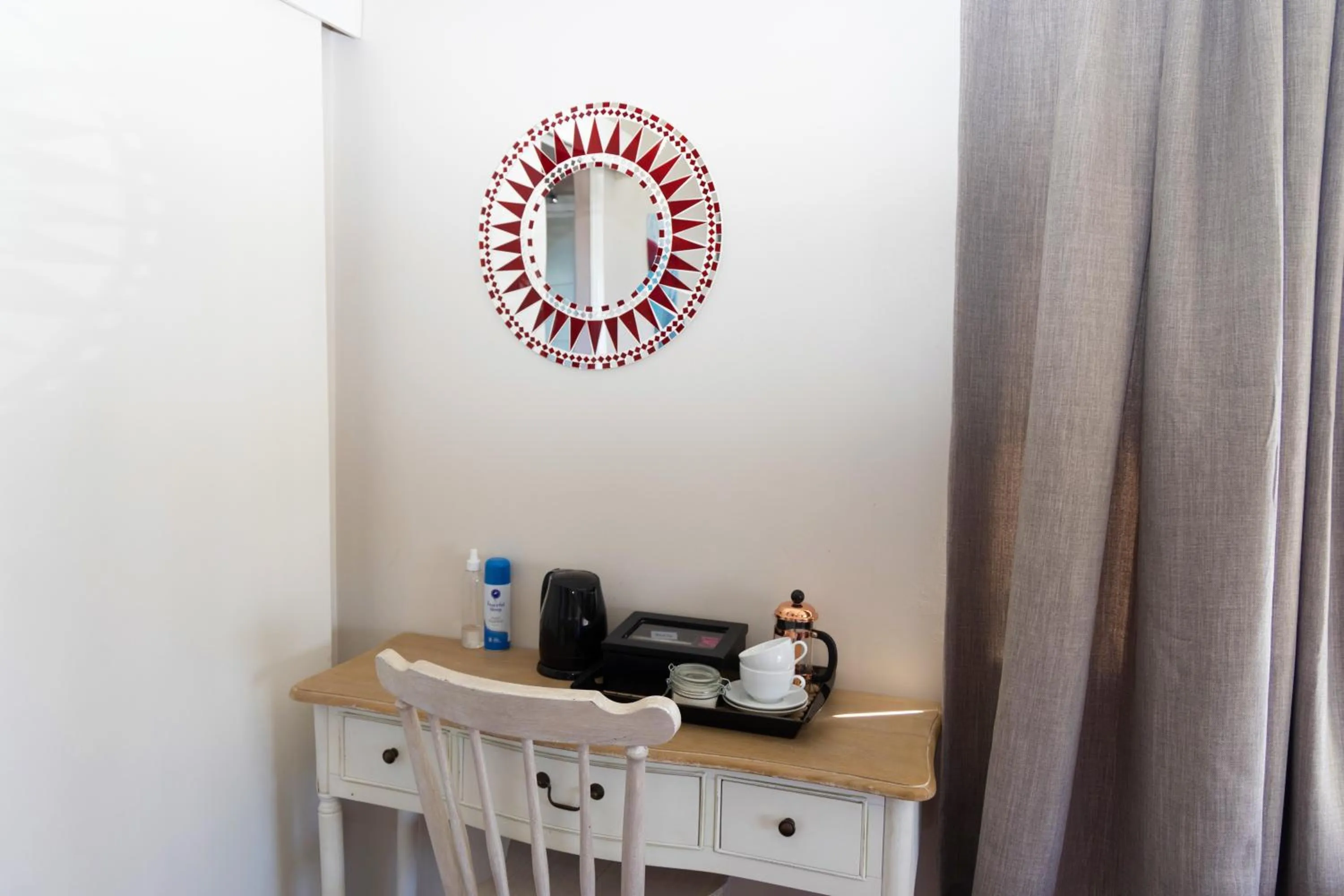 hair dresser in Mariner Guesthouse & Villa