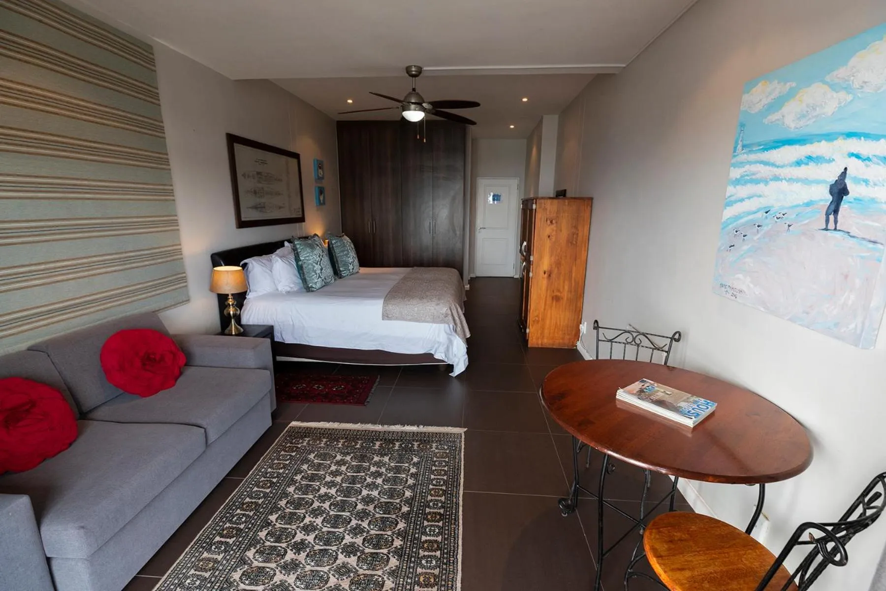 Seating area, Bed in Mariner Guesthouse & Villa