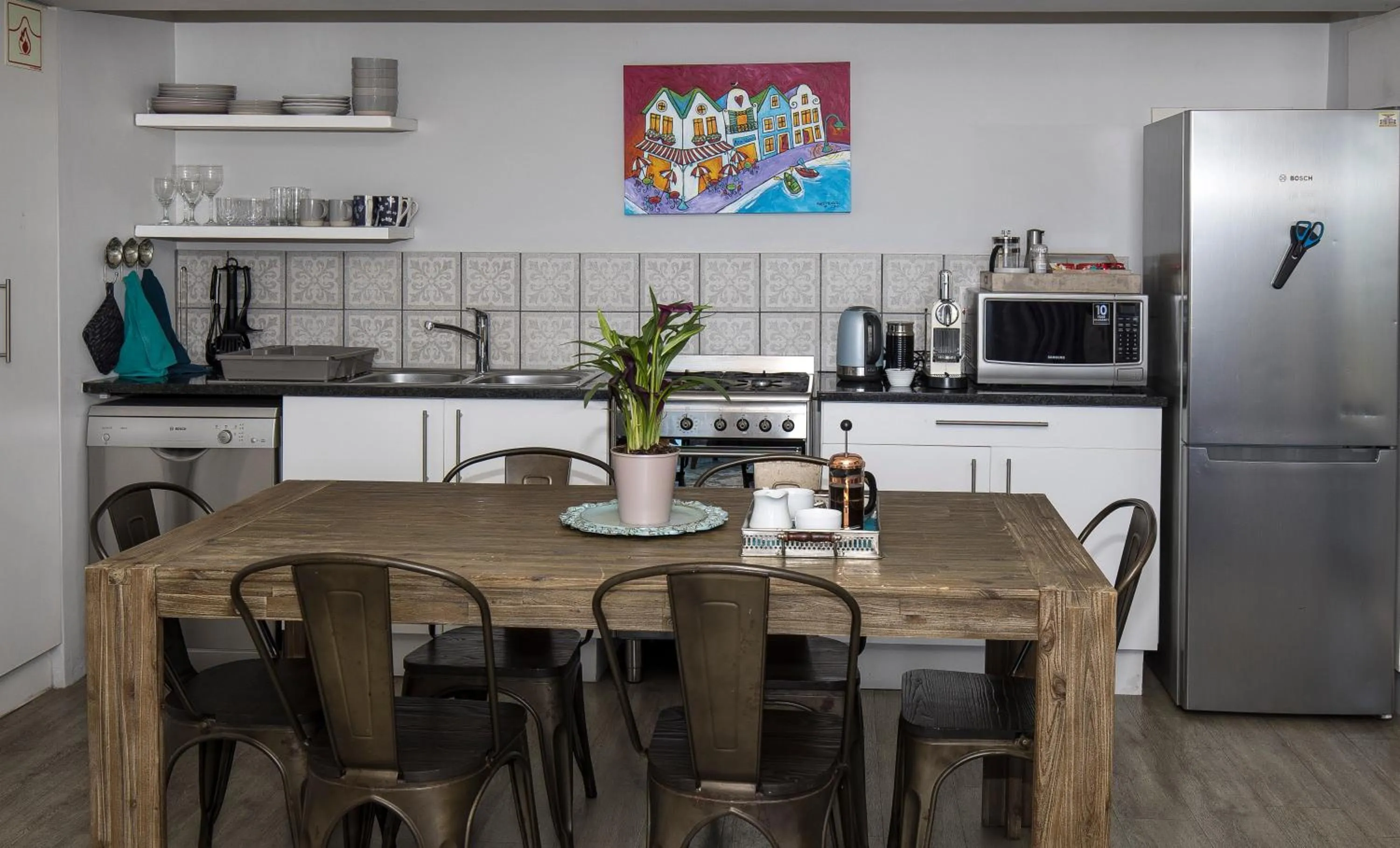 Kitchen or kitchenette in Mariner Guesthouse & Villa