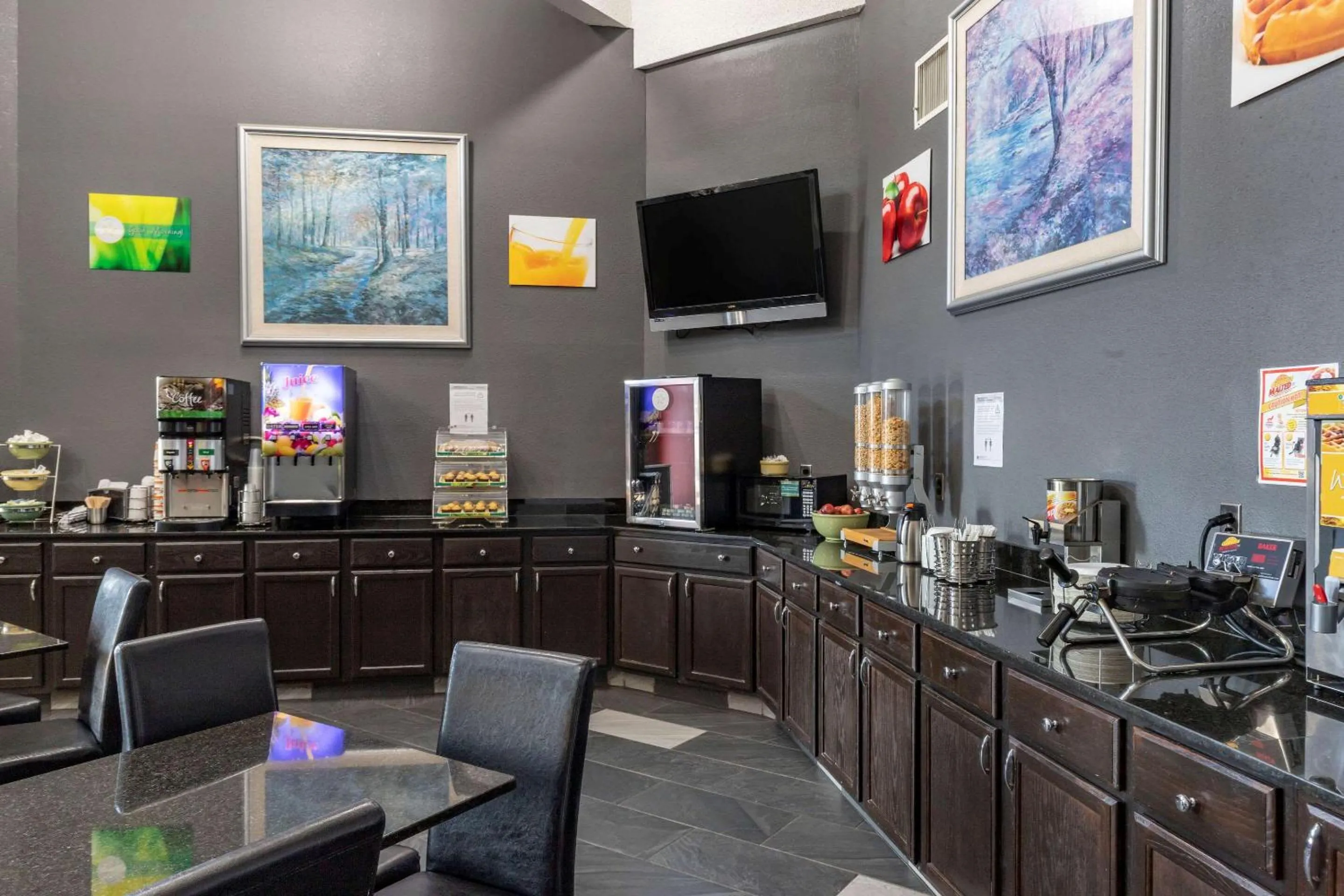 Breakfast in Quality Inn Duncan Spartanburg West