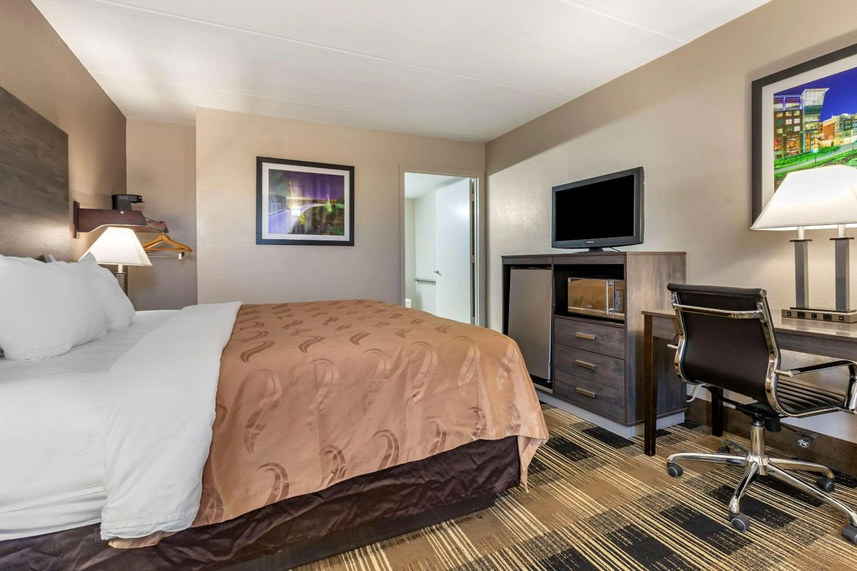 Bedroom, Bed in Quality Inn Duncan Spartanburg West