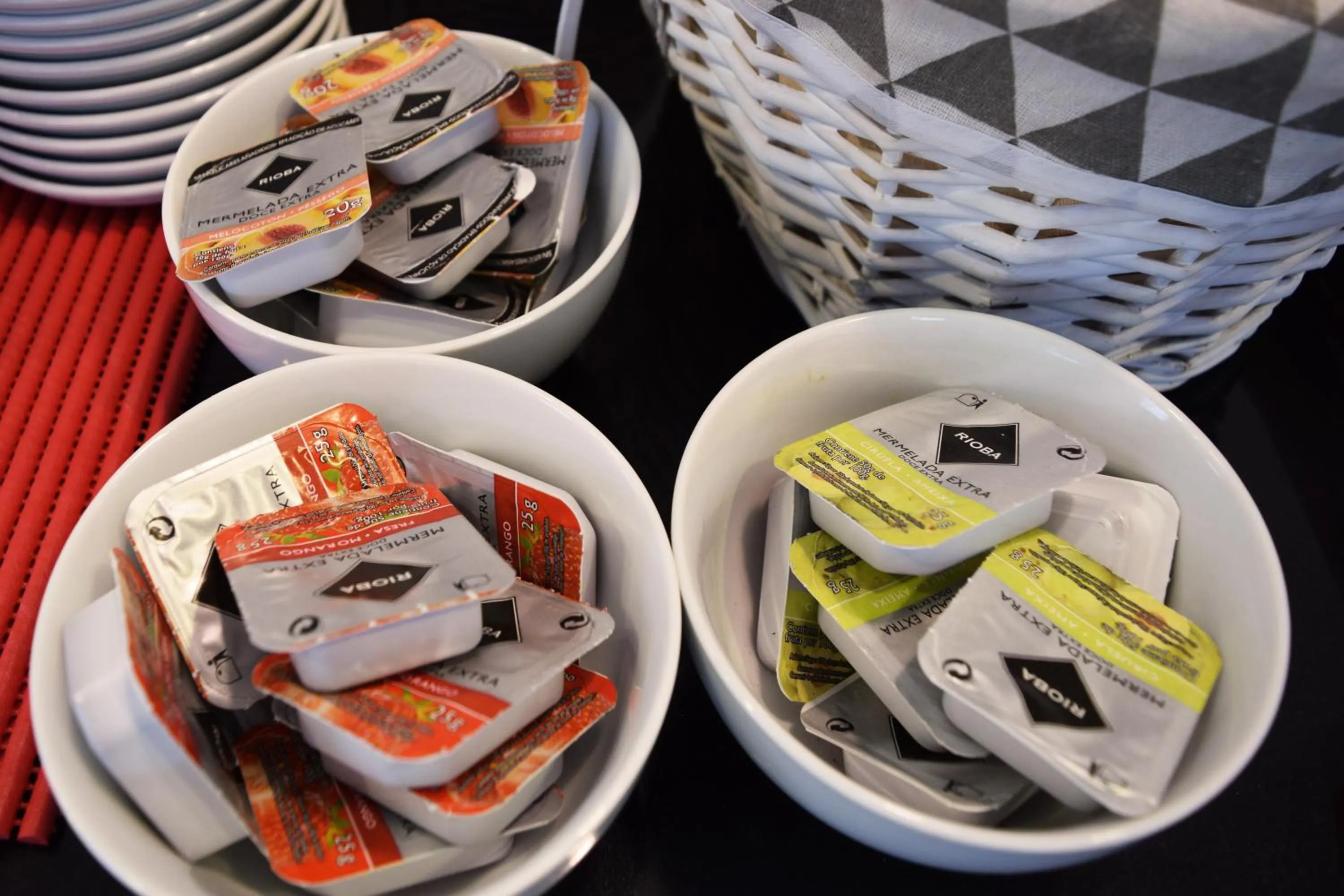 Continental breakfast in Hotel New Bilbao Airport