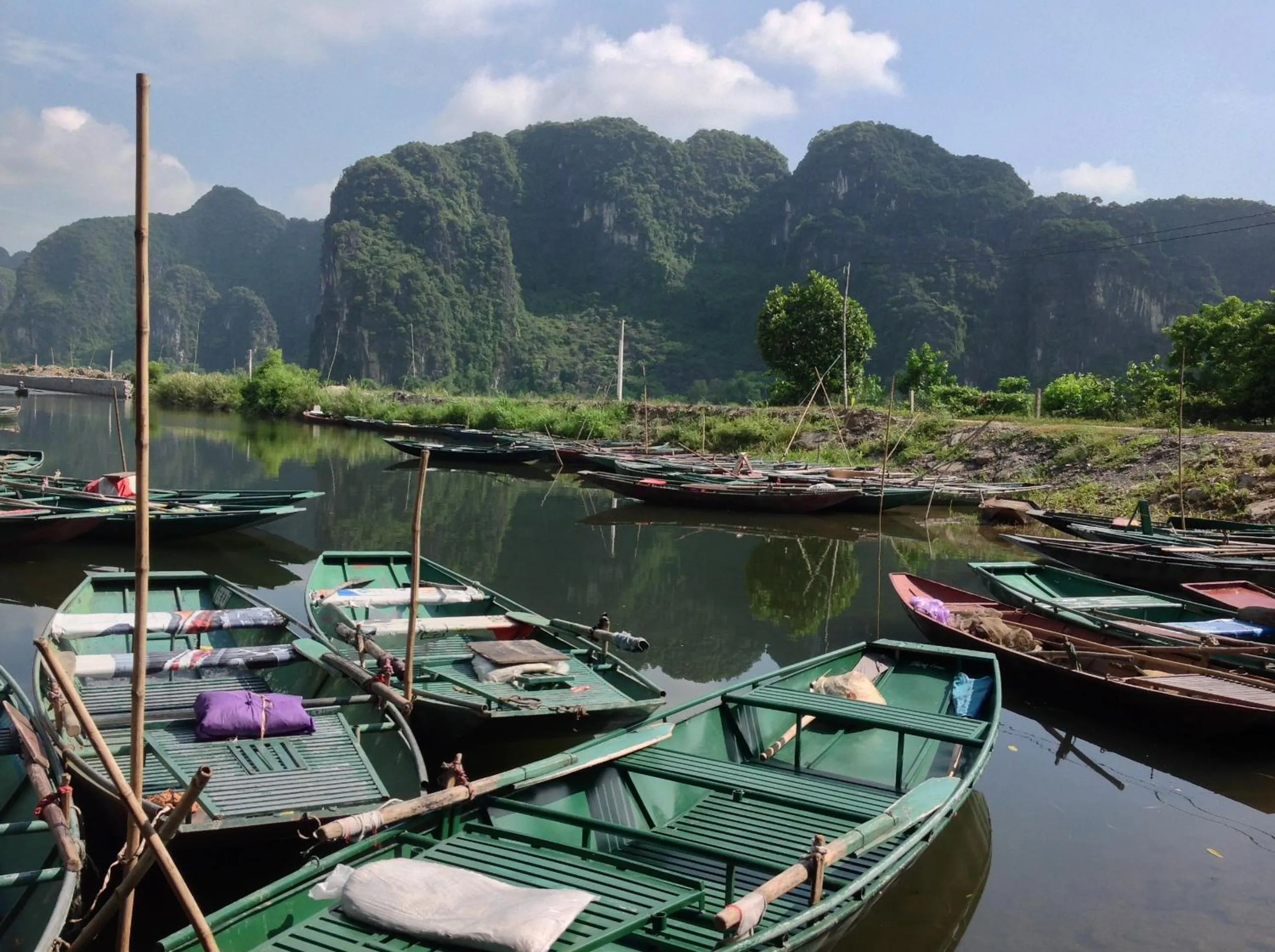 Canoeing in Tam Coc Eco House